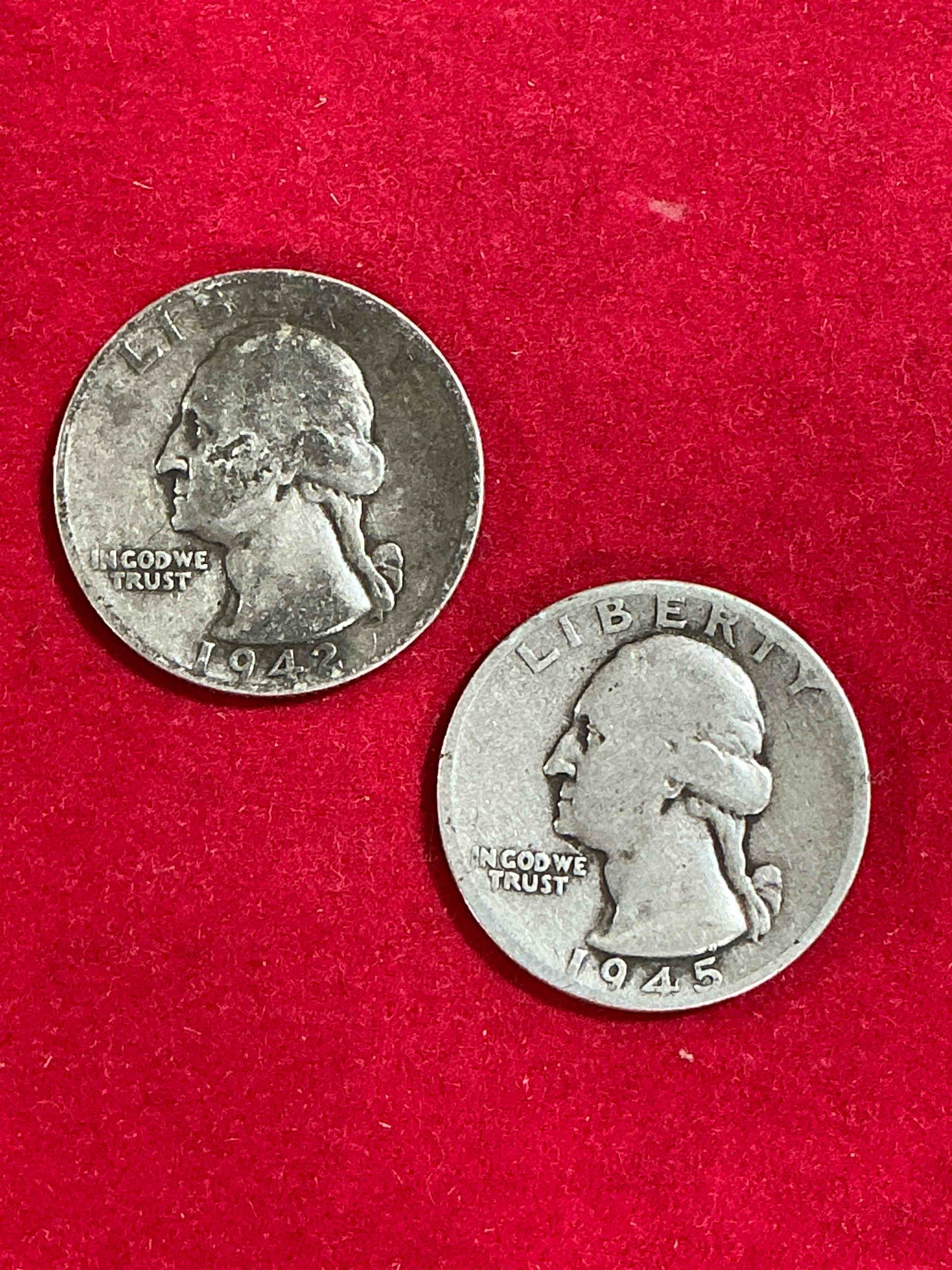 george washington brilliant circulated world war ii silver! pre 1965 u.s. quarter dollar coins were actually silver, here are great examples of awesome, pristine george washington silver quarter, stunning & circulated! rare mints! great for investing in precious metals! these coins were minted at 90% silver and 10% copper, giving them a net weight of .18084 ounces of pure silver per coin! very hard to find, stunning! invest in fine u.s. silver!