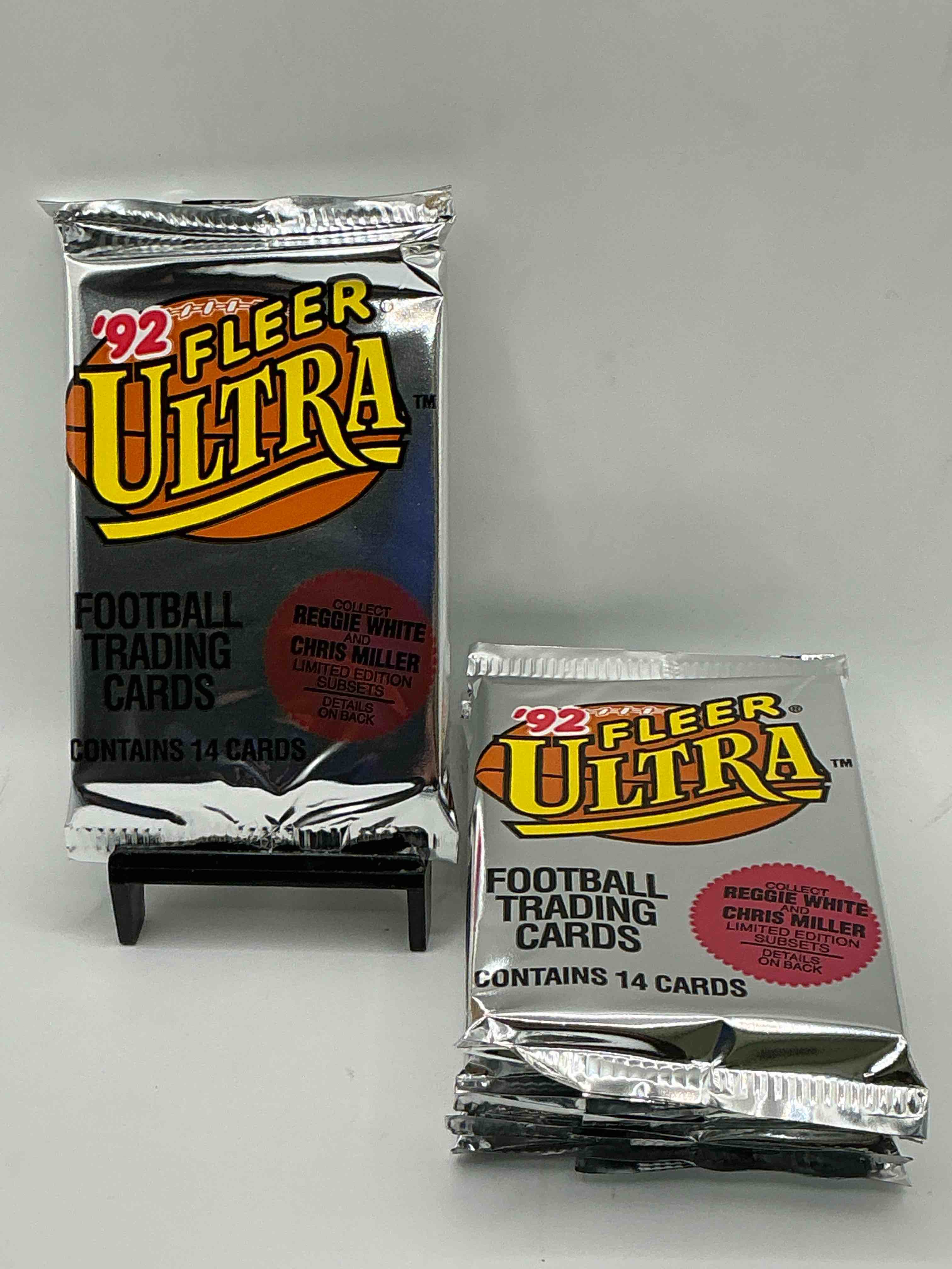 1992 Fleer Football Unopened Packs, Straight From Box! Search For Awesome Cards From Barry Sanders, Emmitt Smith, Brett Favre & Other 80's & Early 90's Stars! Also, Search For Mark Rypien Performance Highlights Cards!