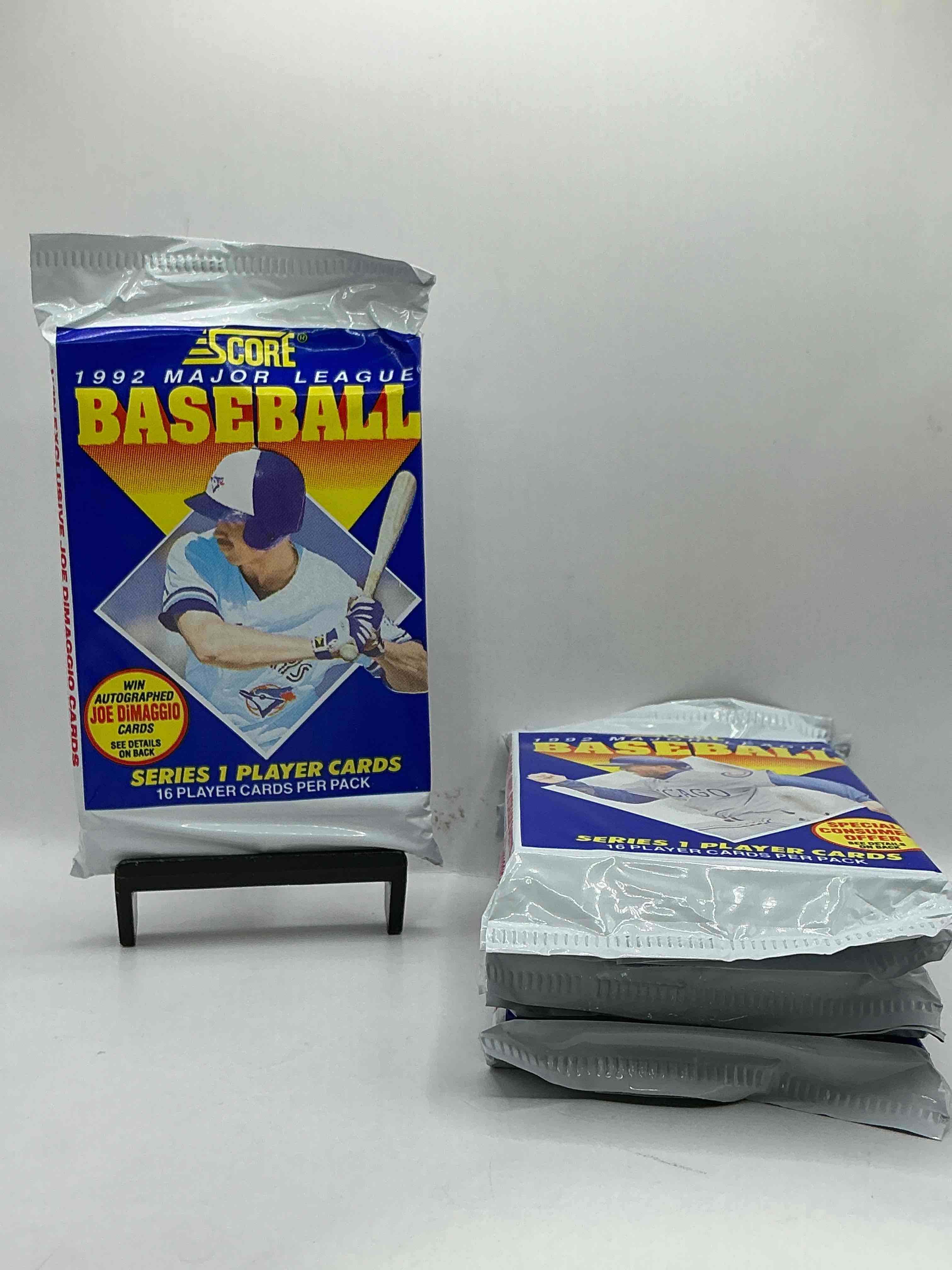 joe dimaggio autograph!? 2,495 joe dimaggio randomly inserted signature cards in the packs from this year! 1992 score baseball craziness, see what you get!