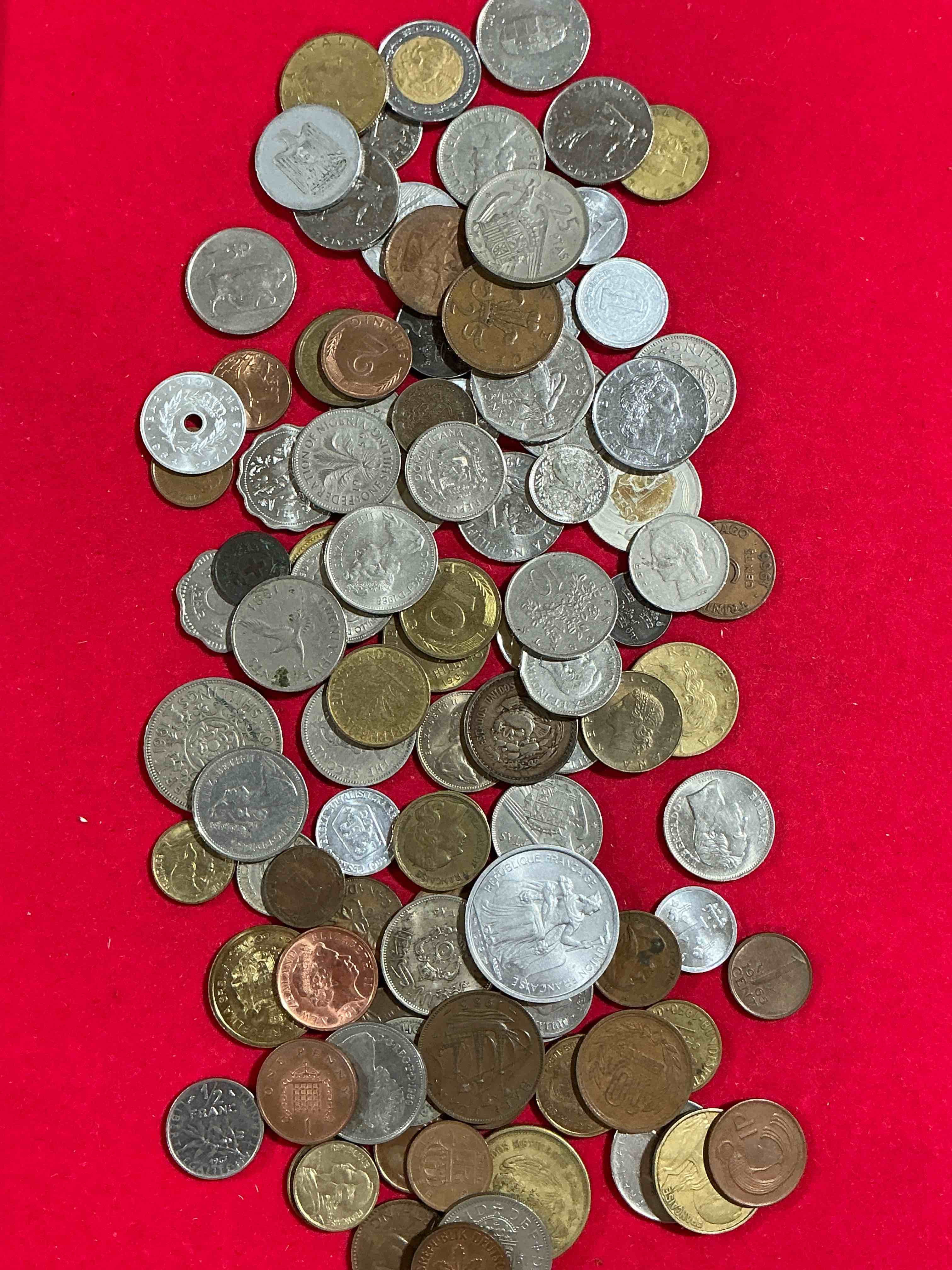 World Coins, Antique & Vintage! Each Lot Is Unique! Many Different Years, Countries, Sizes & Exotic Places. This Cool Collection Of Antique Coins From Around The World Is Loads Of Fun! Have Fun Identifying Each Coin & Country As A Great Educational Tool! A Great Investment Too!