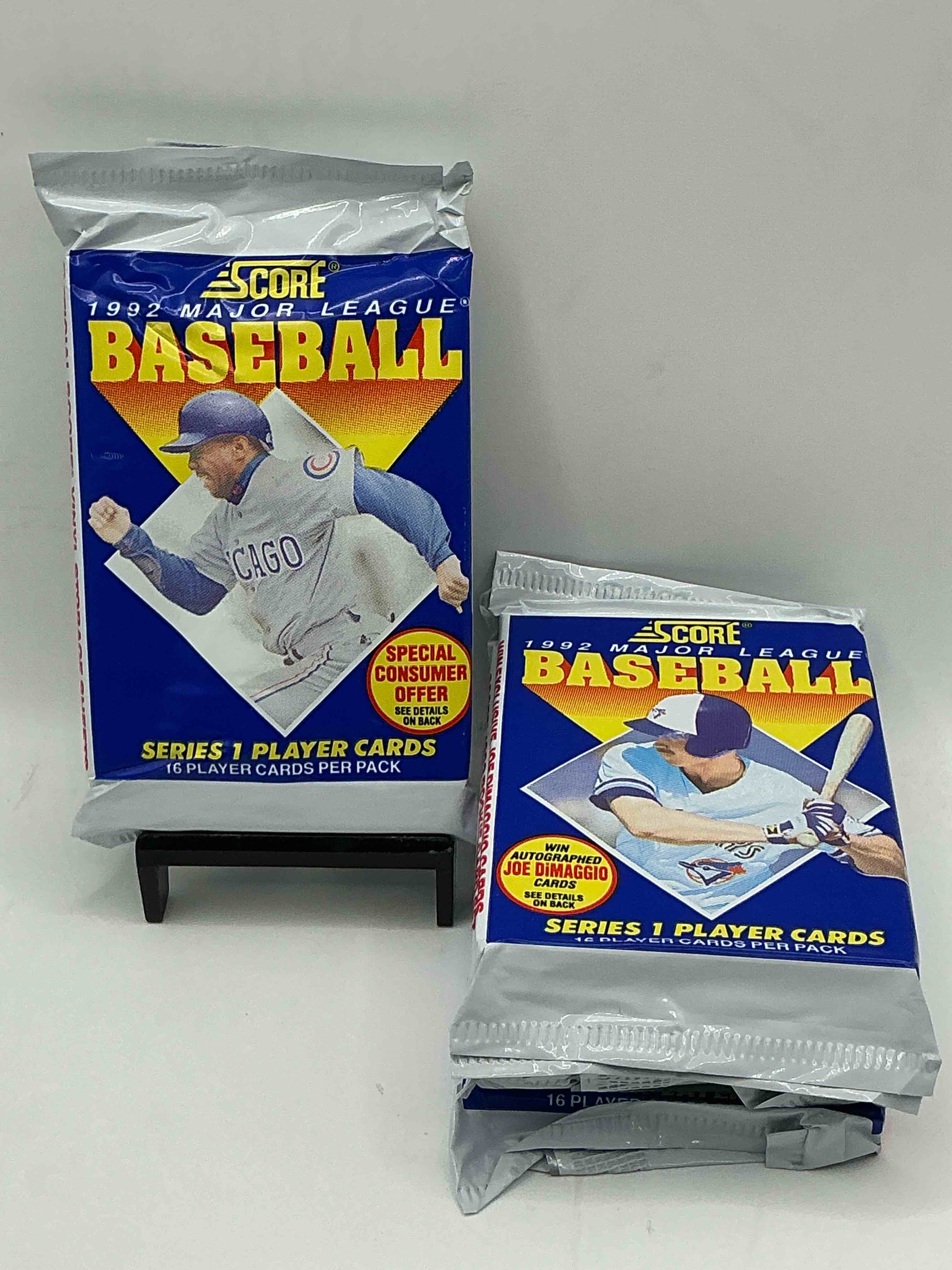 joe dimaggio autograph!? 2,495 joe dimaggio randomly inserted signature cards in the packs from this year! 1992 score baseball pack craziness, 16 cards in each pack! see what you get!