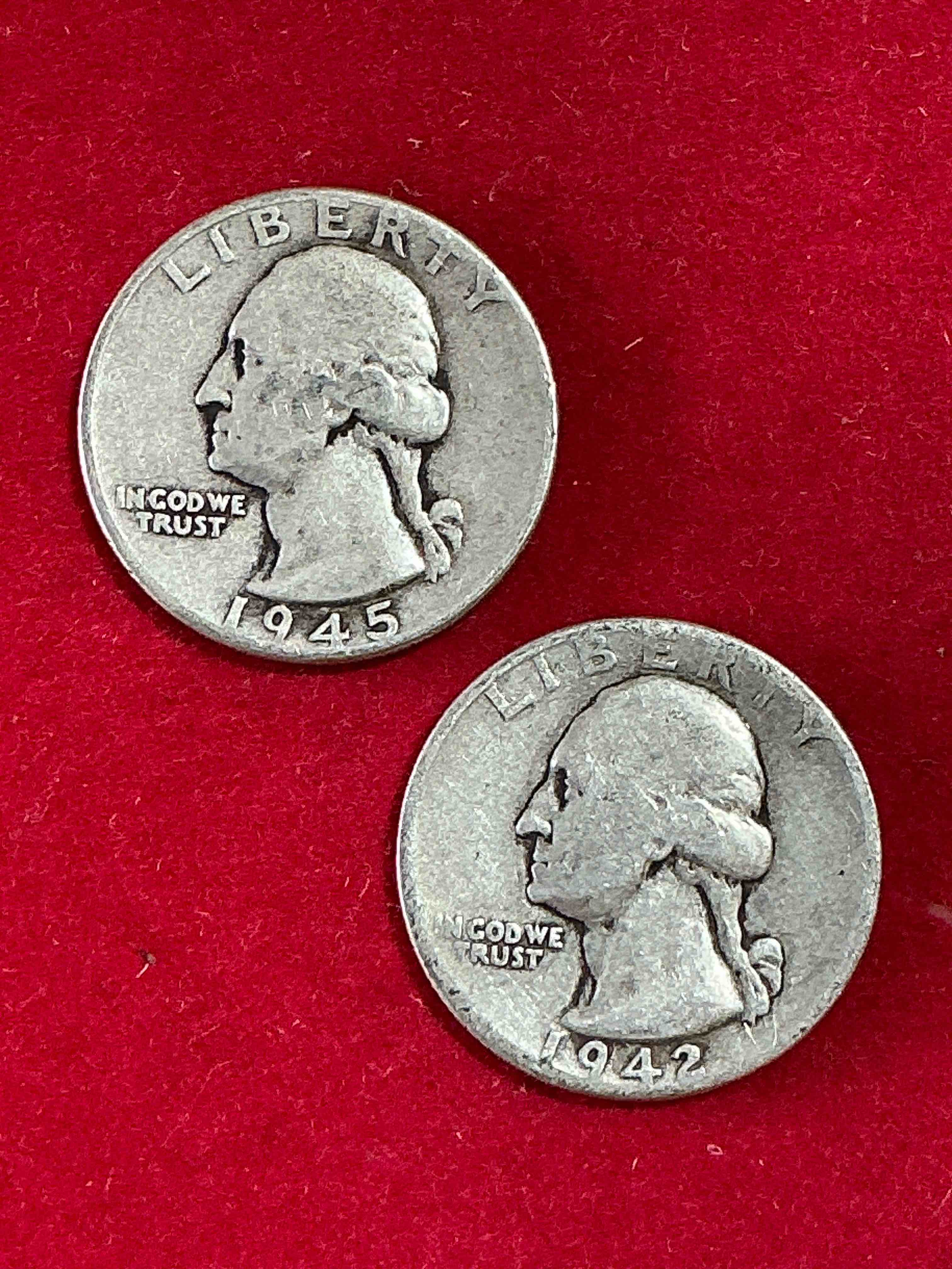 george washington brilliant circulated world war ii silver! pre 1965 u.s. quarter dollar coins were actually silver, here are great examples of awesome, pristine george washington silver quarter, stunning & circulated! rare mints! great for investing in precious metals! these coins were minted at 90% silver and 10% copper, giving them a net weight of .18084 ounces of pure silver per coin! very hard to find, stunning! invest in fine u.s. silver!