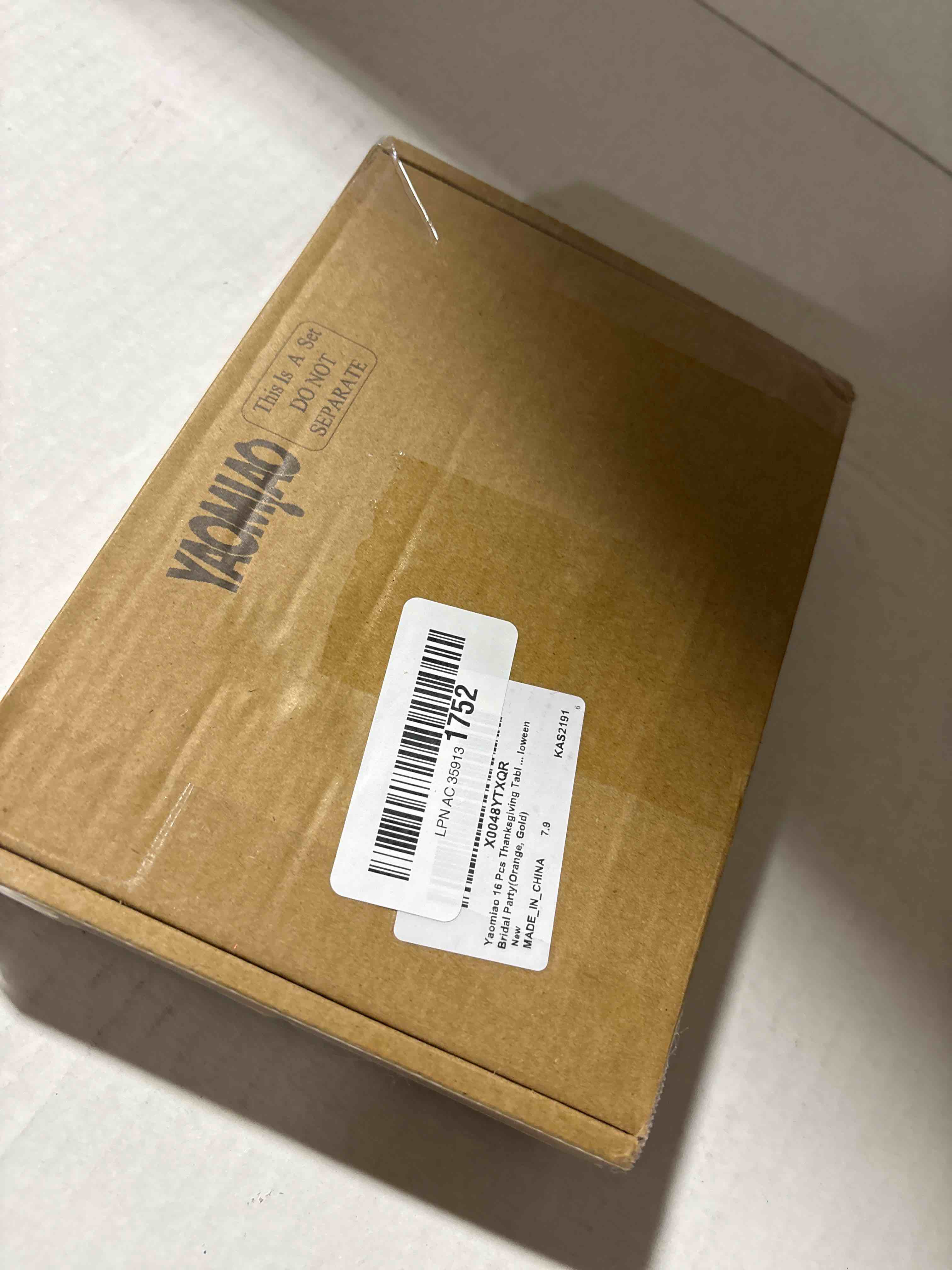 Condition photo showing New/Like New for Yaomiao 16 Pcs Thanksgiving Table Decor Pumpkin Place Card Holders Mini Name Number Holders for Thanksgiving Table Setting Fall Autumn Party Photo Picture Wedding Deco(Orange, Gold)