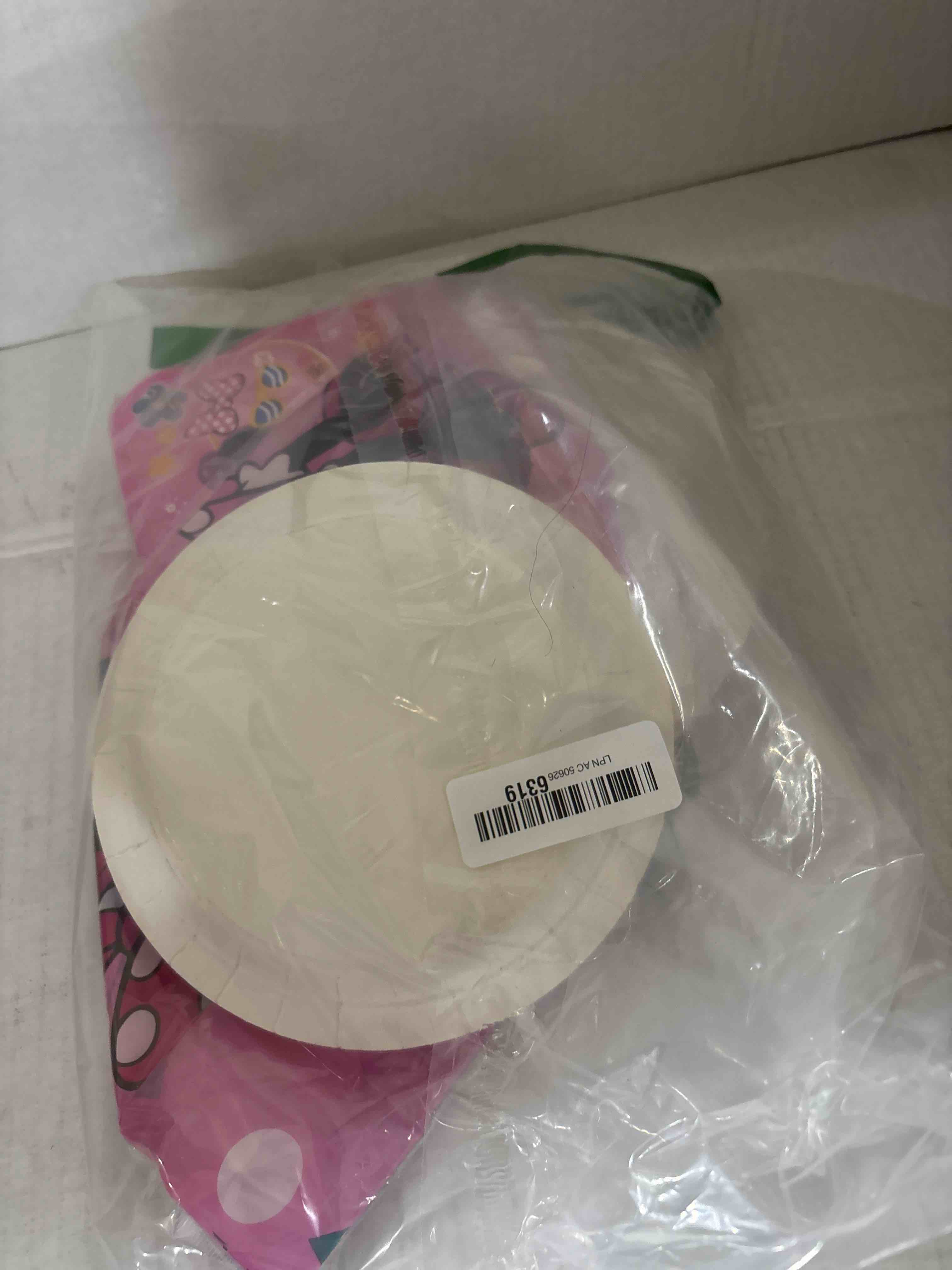 Condition photo showing Good Condition for mini mouse birthday plastic plates and table cloth
