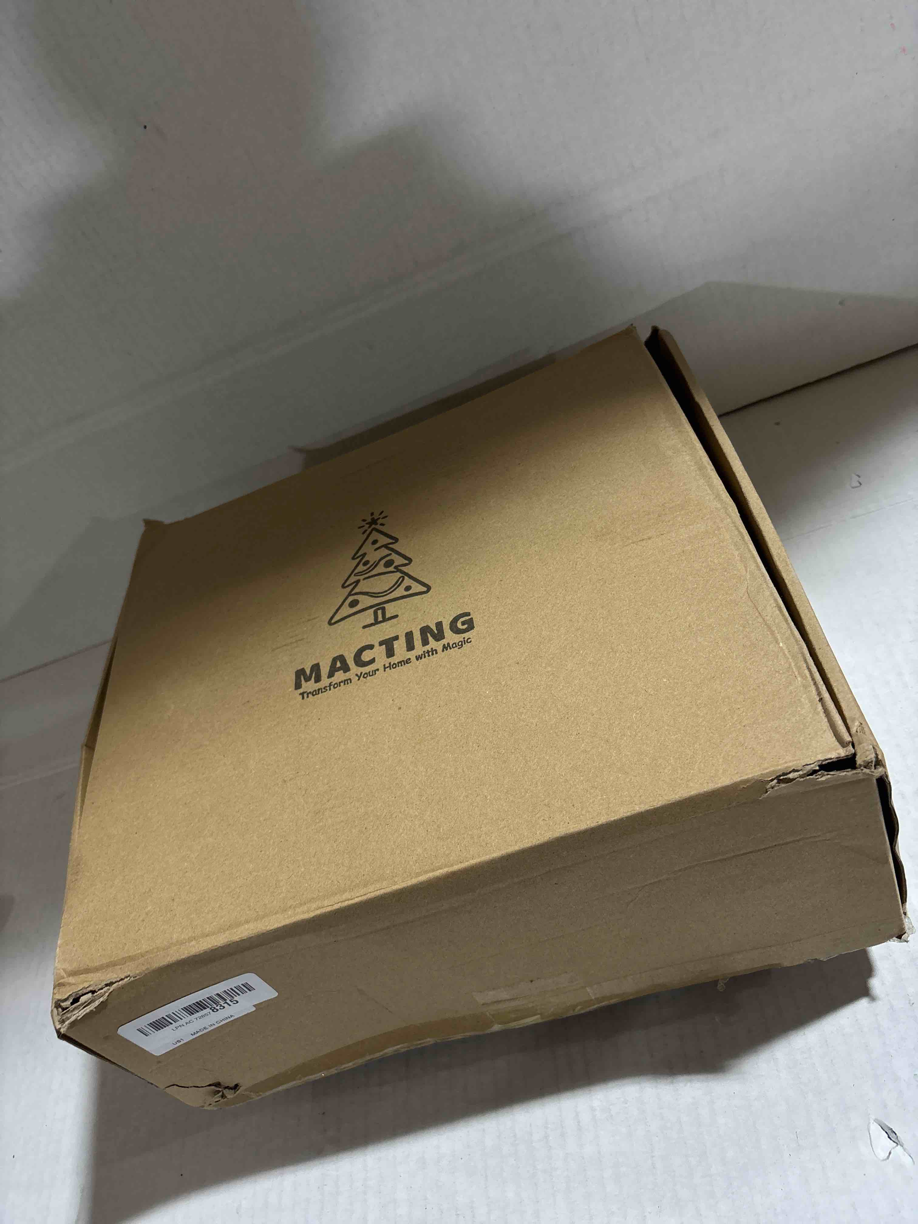 Condition photo showing New/Like New for MACTING Pop Up Christmas Tree with 50 LED Lights Timer 5FT Gold Collapsible Tinsel Pencil Tree Easy-Assembly Coastal Glitter Artificial Tree for Porch Apartment Corner Home Party Xmas Decorations Gold 1 PC