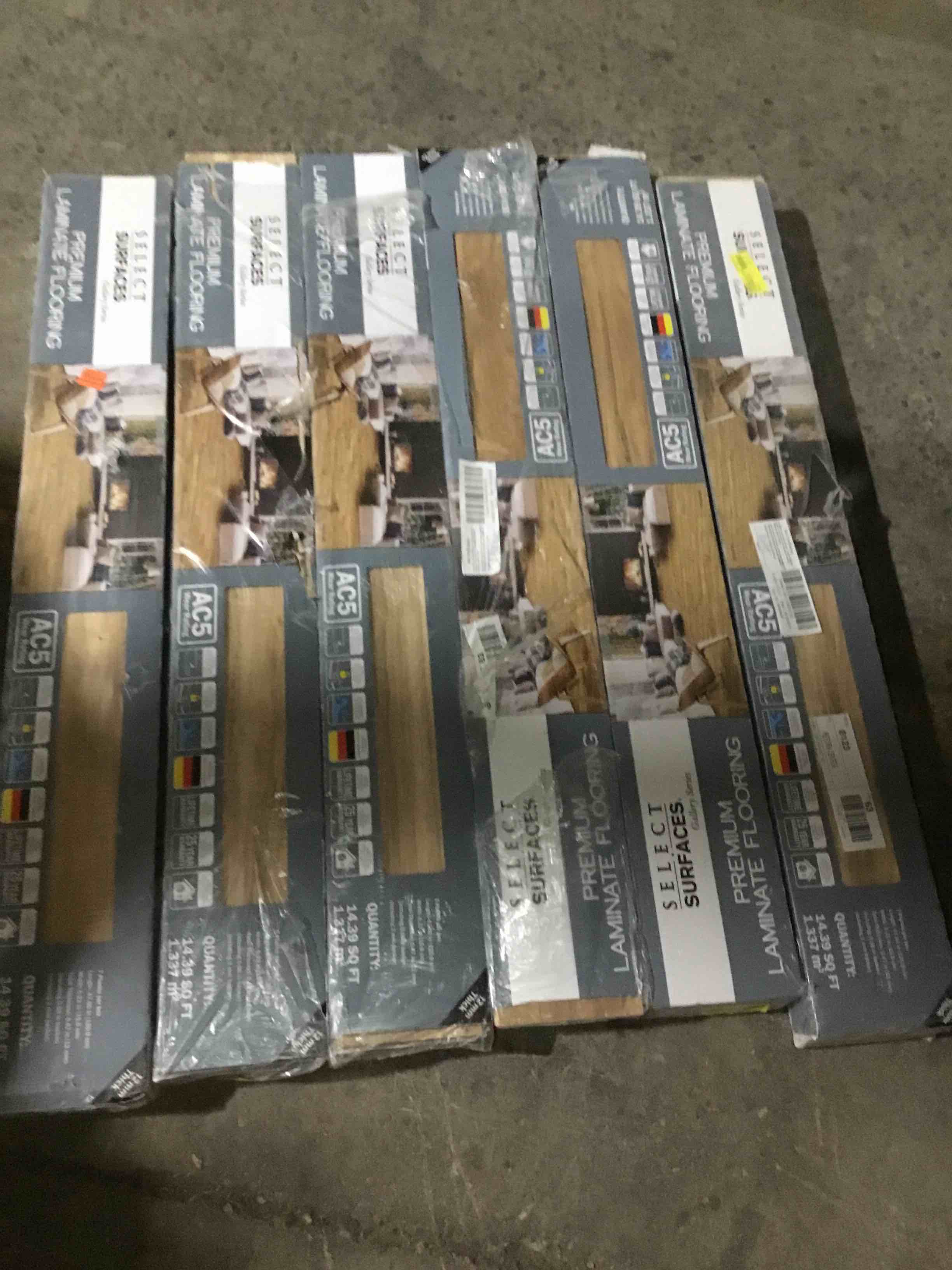 Select Surfaces™ Fitzgerald laminate flooring offers a timeless look that is perfect for those seeking to infuse their home with a touch of rustic charm