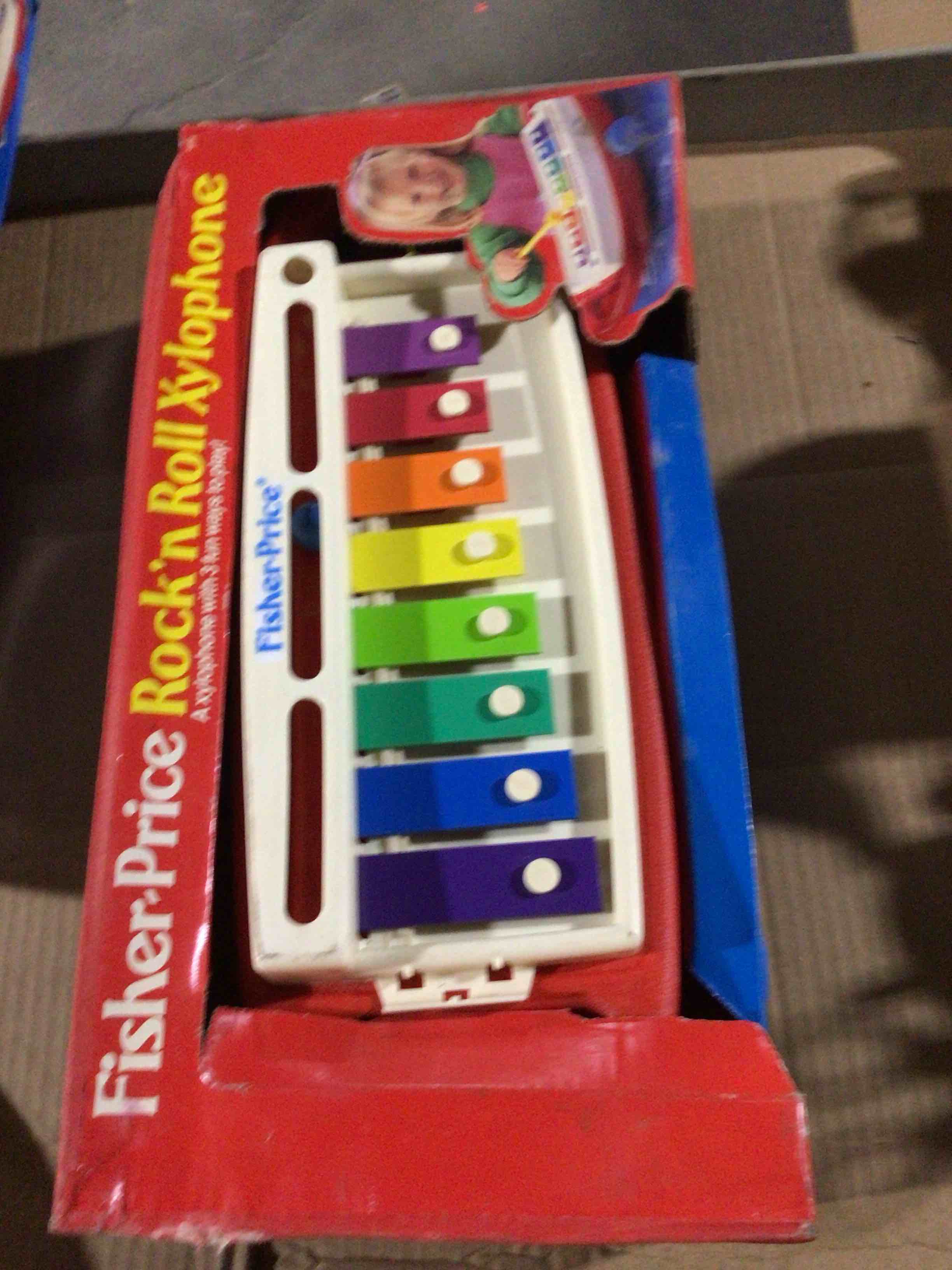 Classic toy with wheels and a pull rope ,designed for young children to make music 