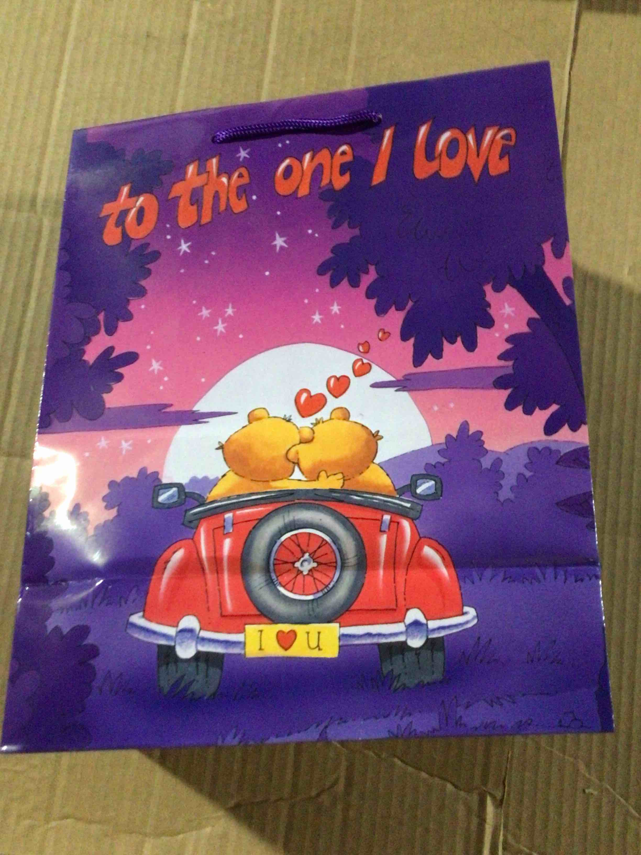 Condition photo showing New/Like New for Romantic themed gift bag ideal for Valentine’s Day