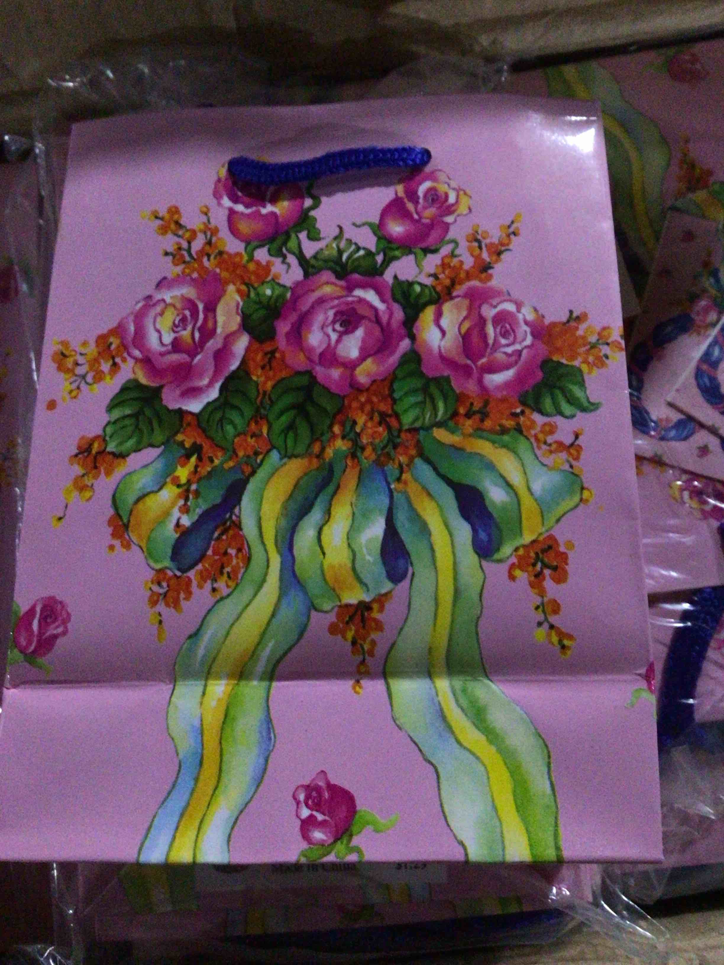 Small gift bag with floral print design 