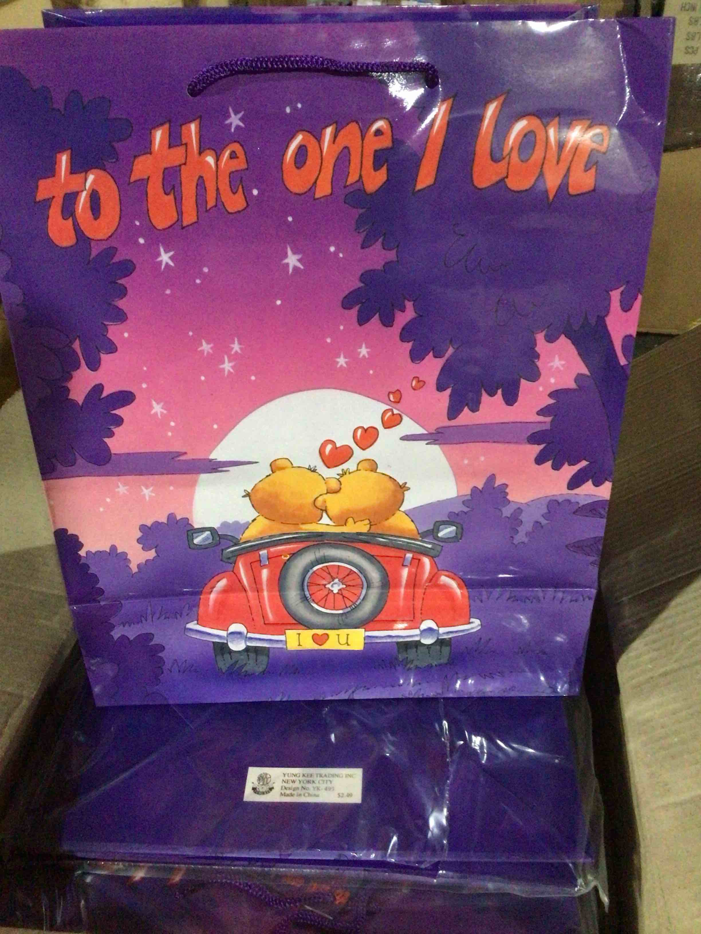 Condition photo showing New/Like New for Romantic themed gift bag