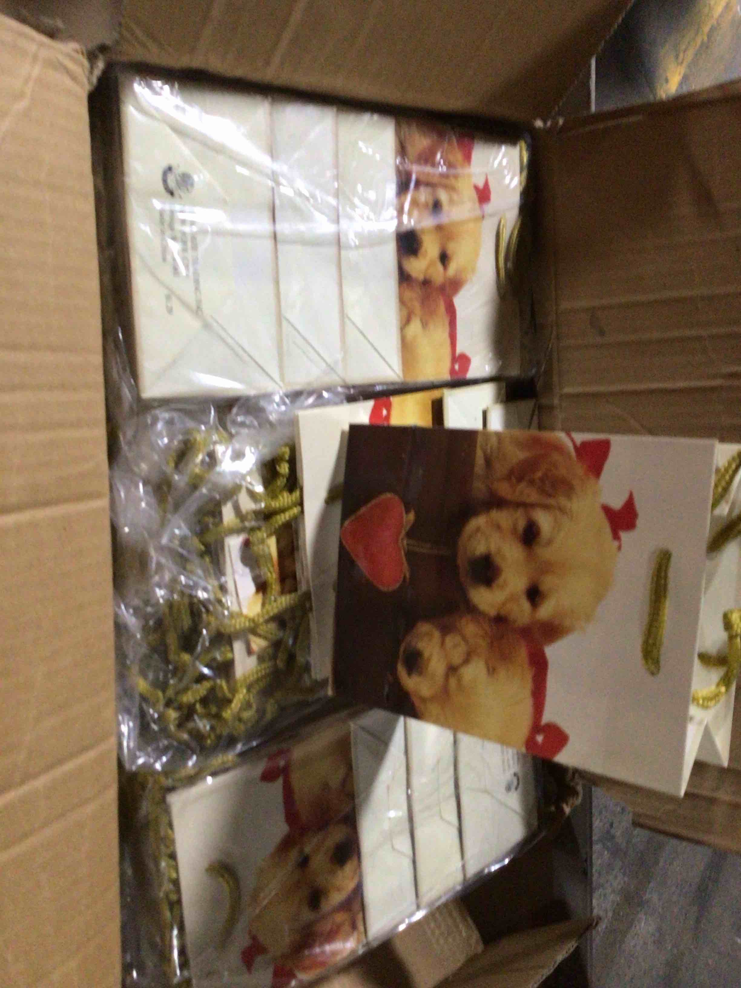 Gift with an image of golden retriever puppies 