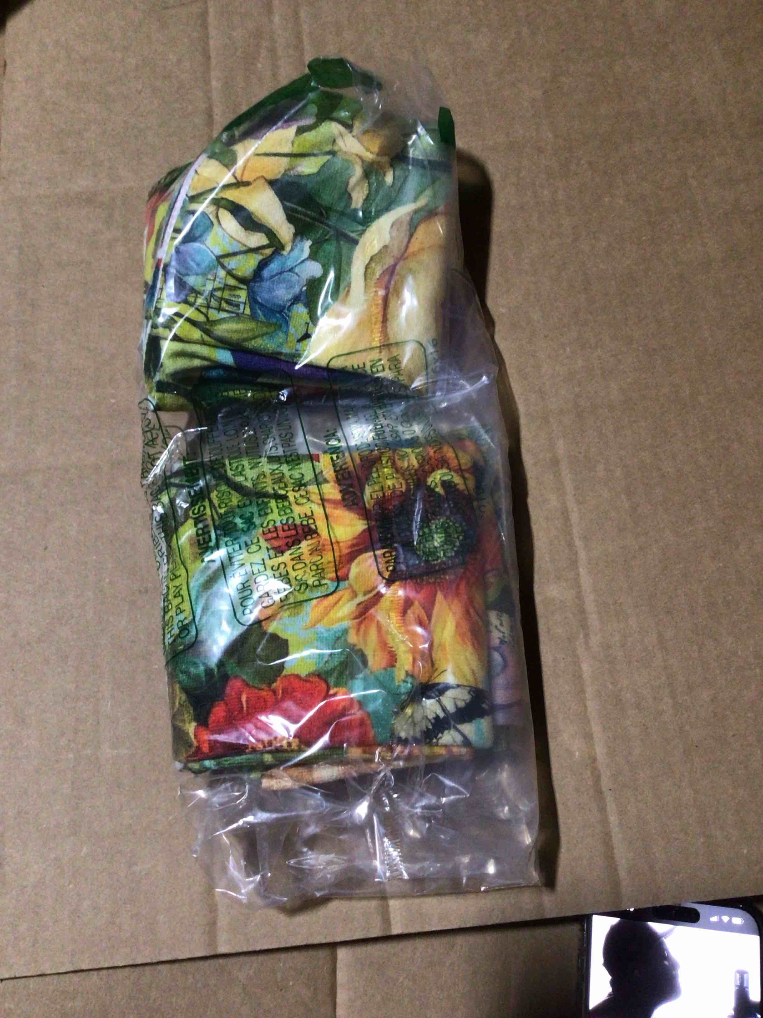 Condition photo showing New/Like New for Tudomro 6 Pcs Christmas Oil Painting Flowers Kitchen Towels Floral Themed Dish Christmas Cloth Hand Tea Towels Housewarming Gift for Home for Kitchen