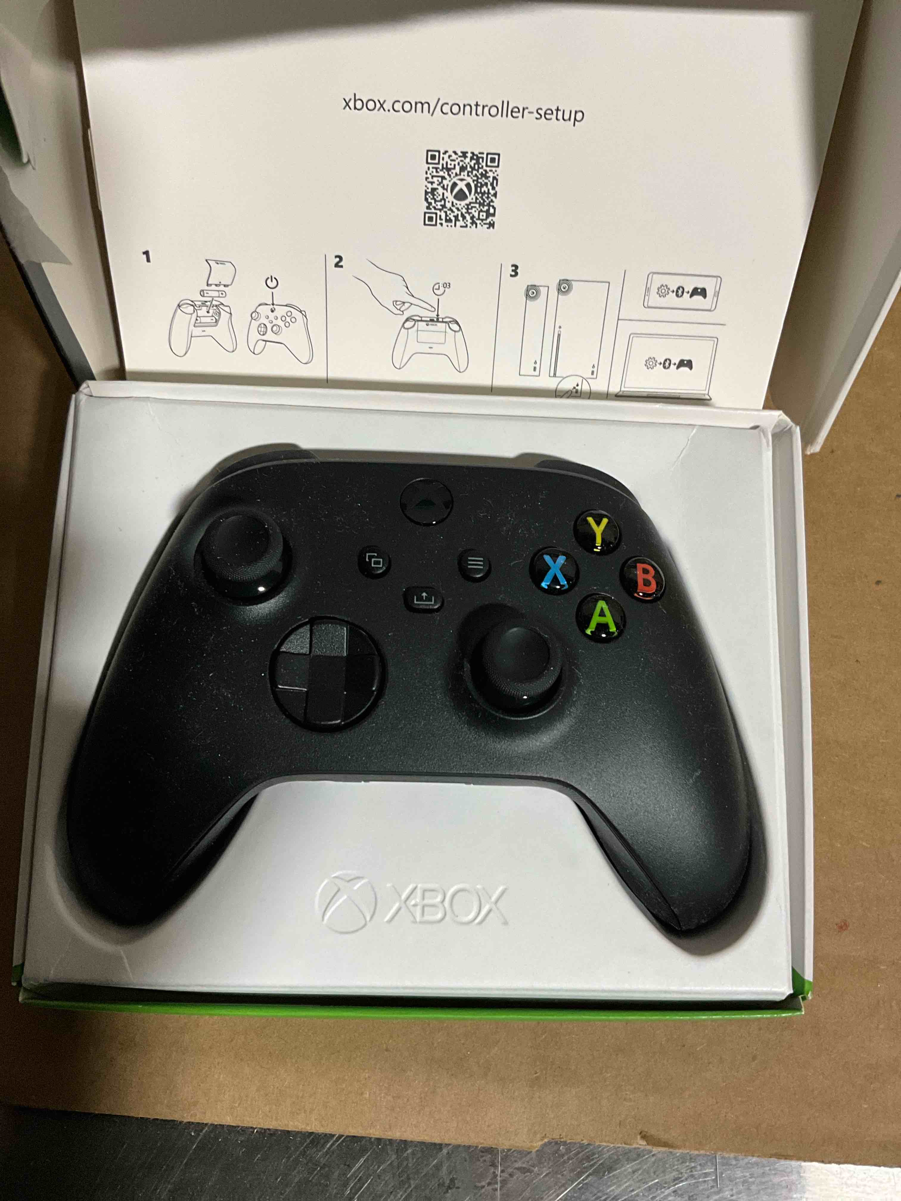 Condition photo showing Good Condition for Xbox Series X|S Wireless Controller - Carbon Black: USB-C, Bluetooth Compatible