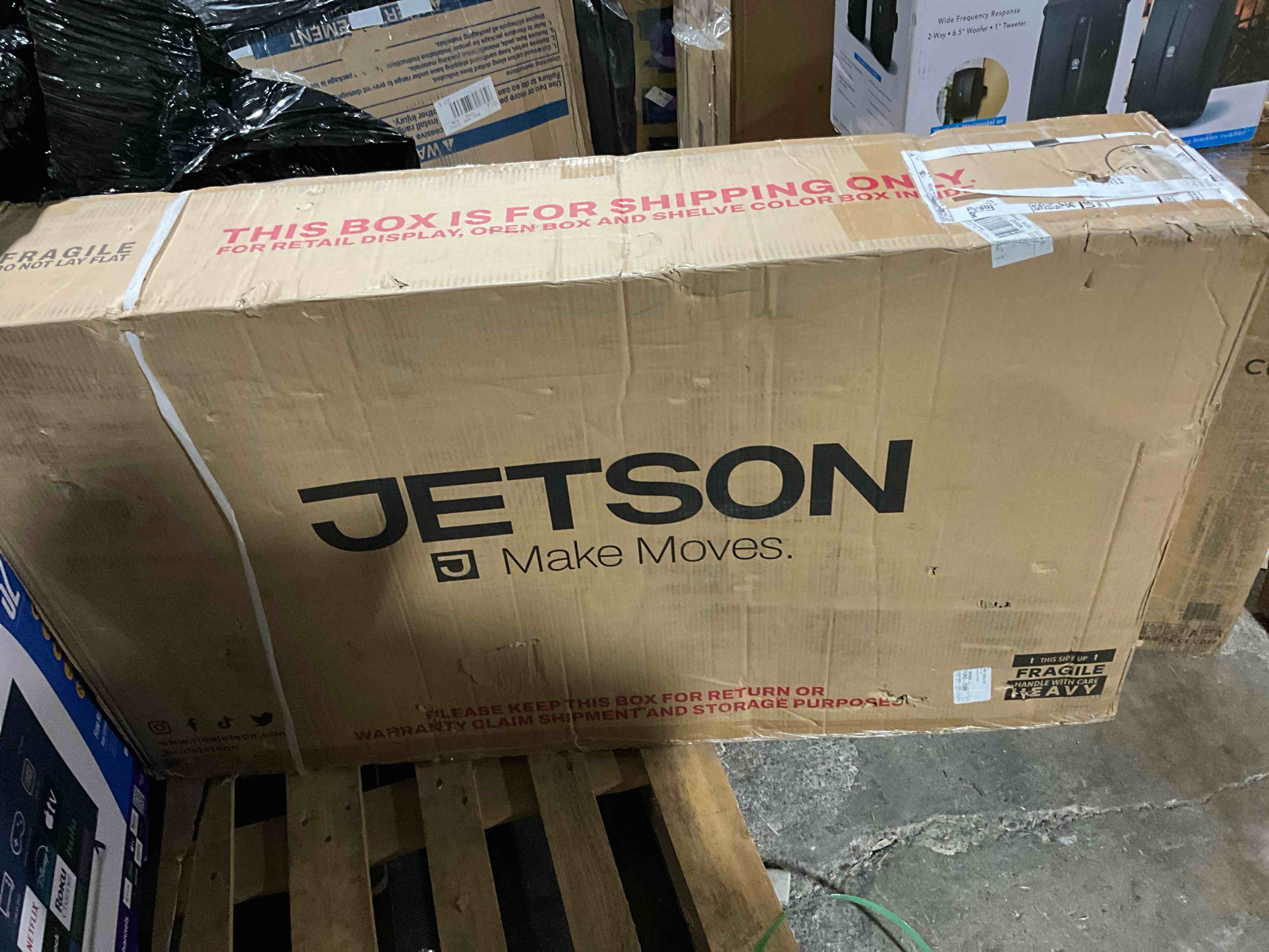 Condition photo showing New/Like New for Jetson - Bolt Pro Max eBike with 25 miles Max Operating Range & 15.5 mph Max Speed - Black