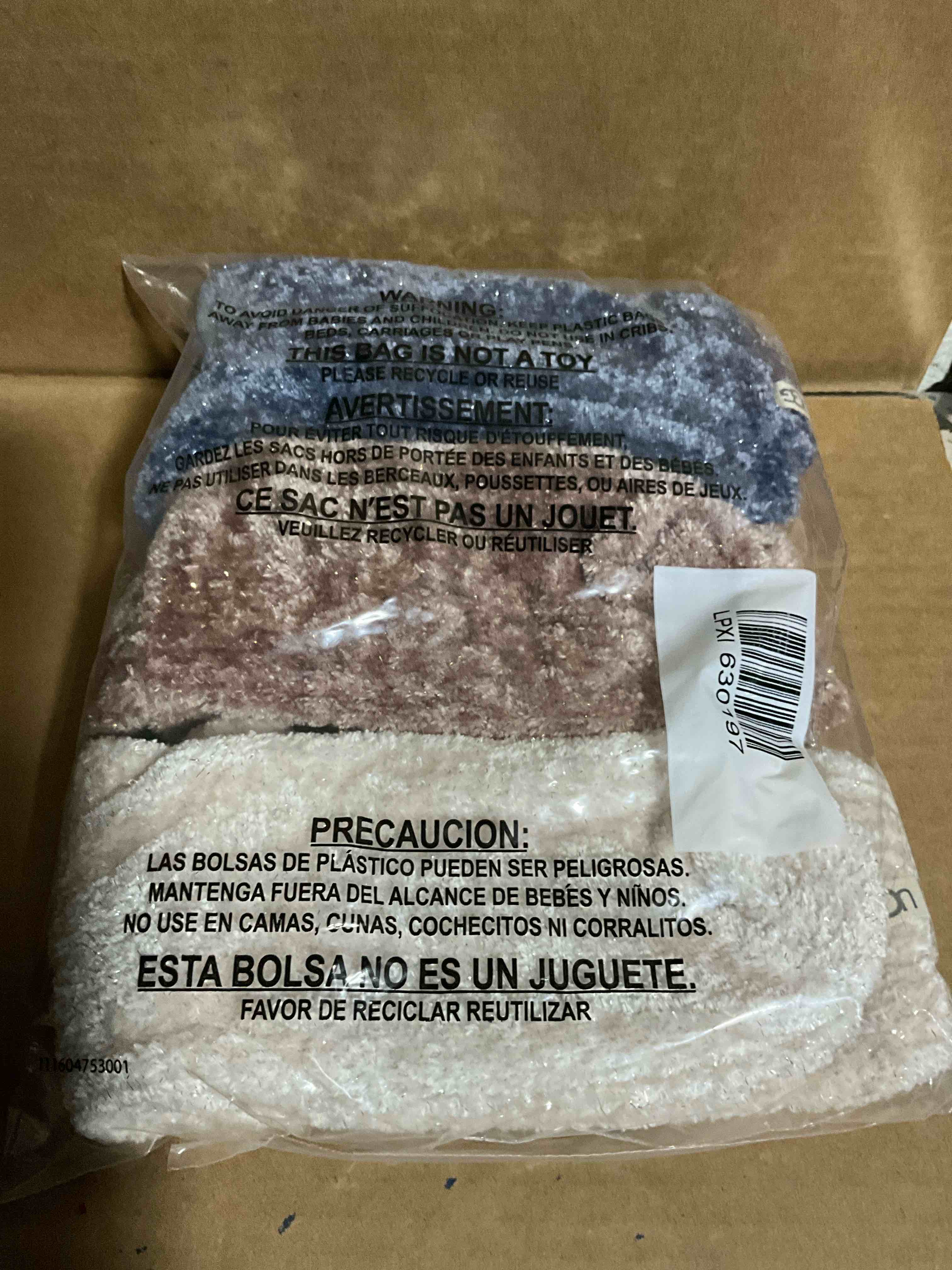 Condition photo showing New/Like New for UGG Leda Sparkle 3 Pack Socks