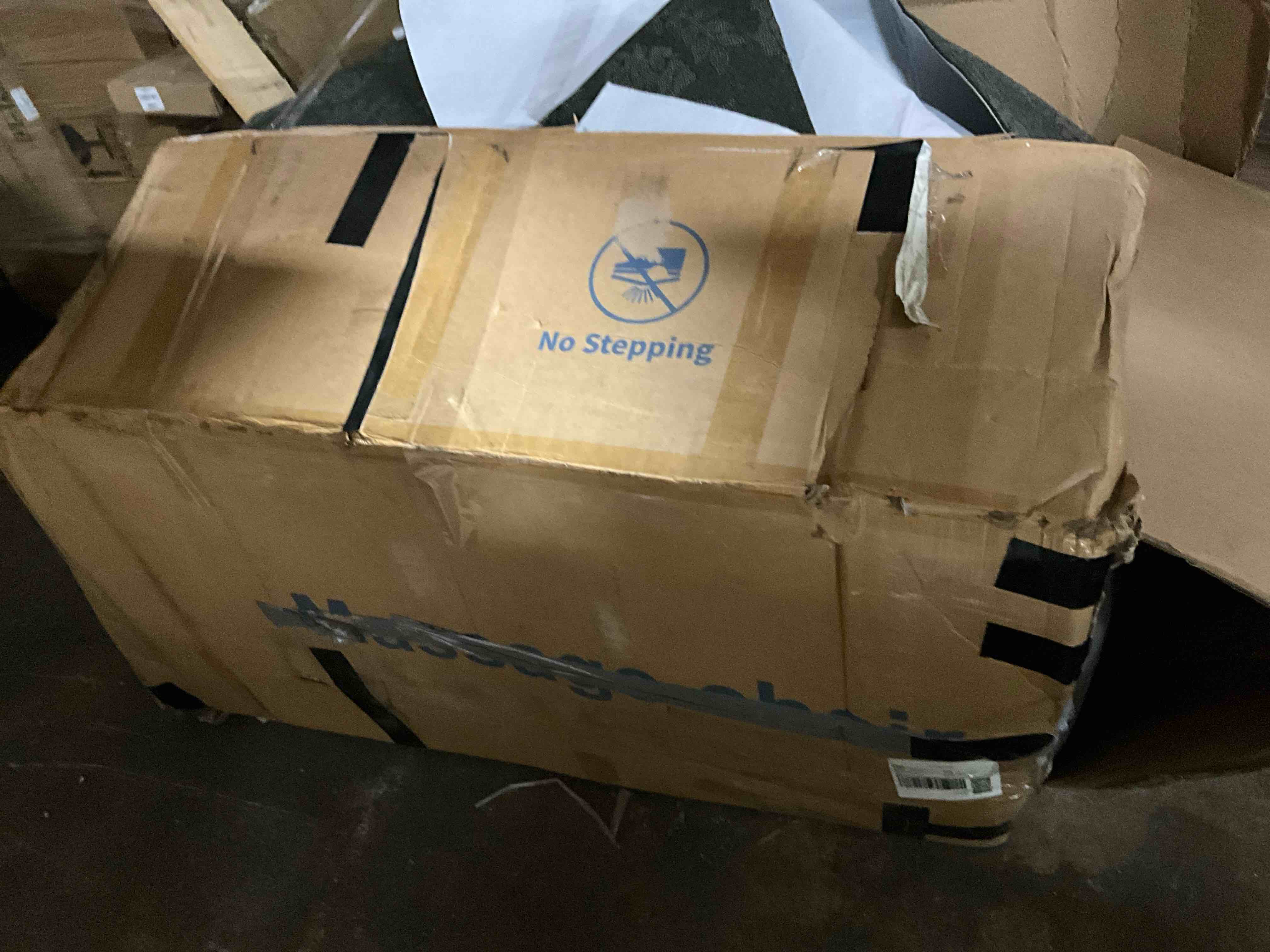 https://s3.amazonaws.com/lotting-images-prod/bidfta/BRN4099838_1775657841123.jpeg
