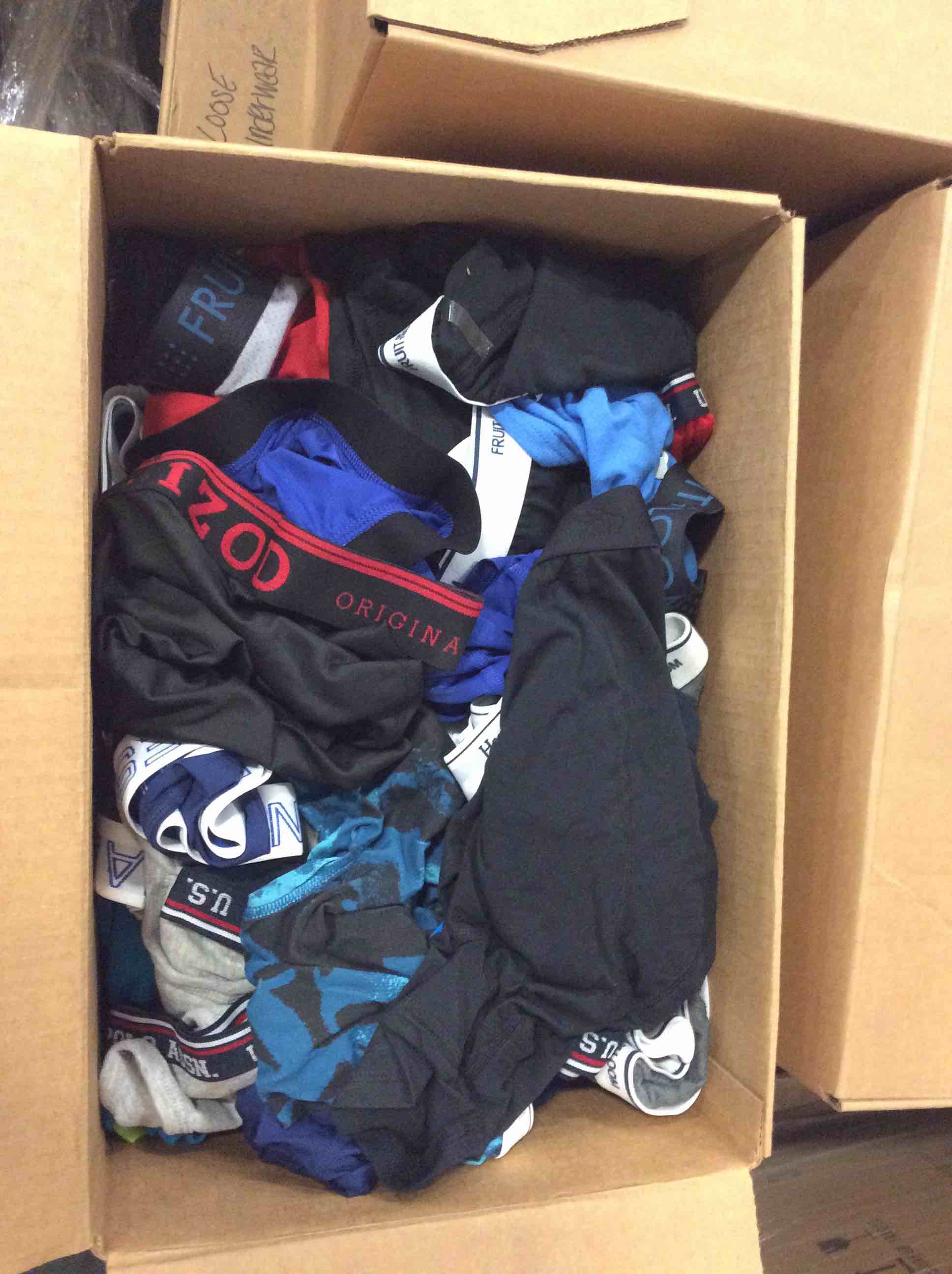 Condition photo showing Good Condition for box lot of miscellaneous items 