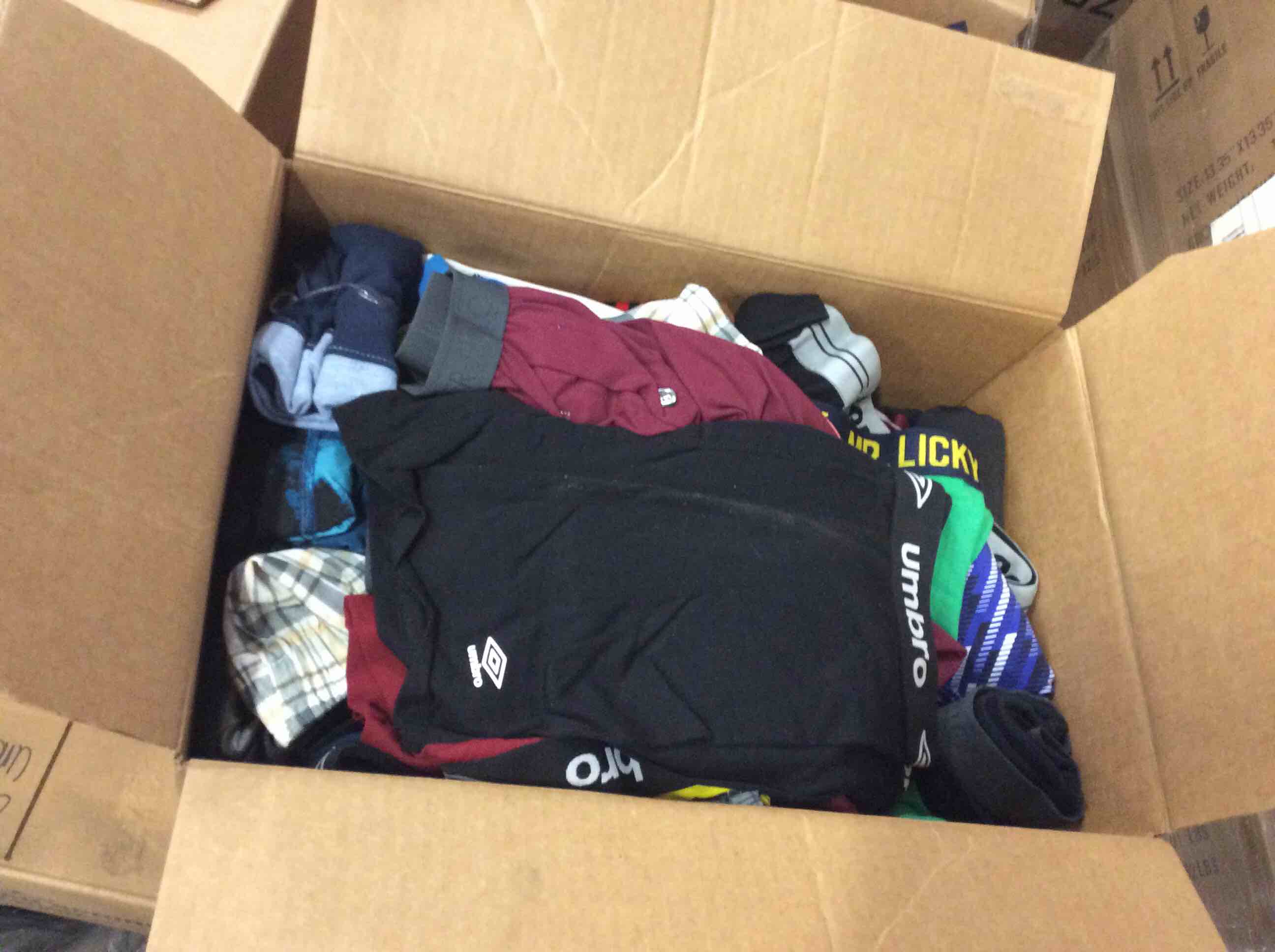 Condition photo showing Good Condition for box lot of miscellaneous items 