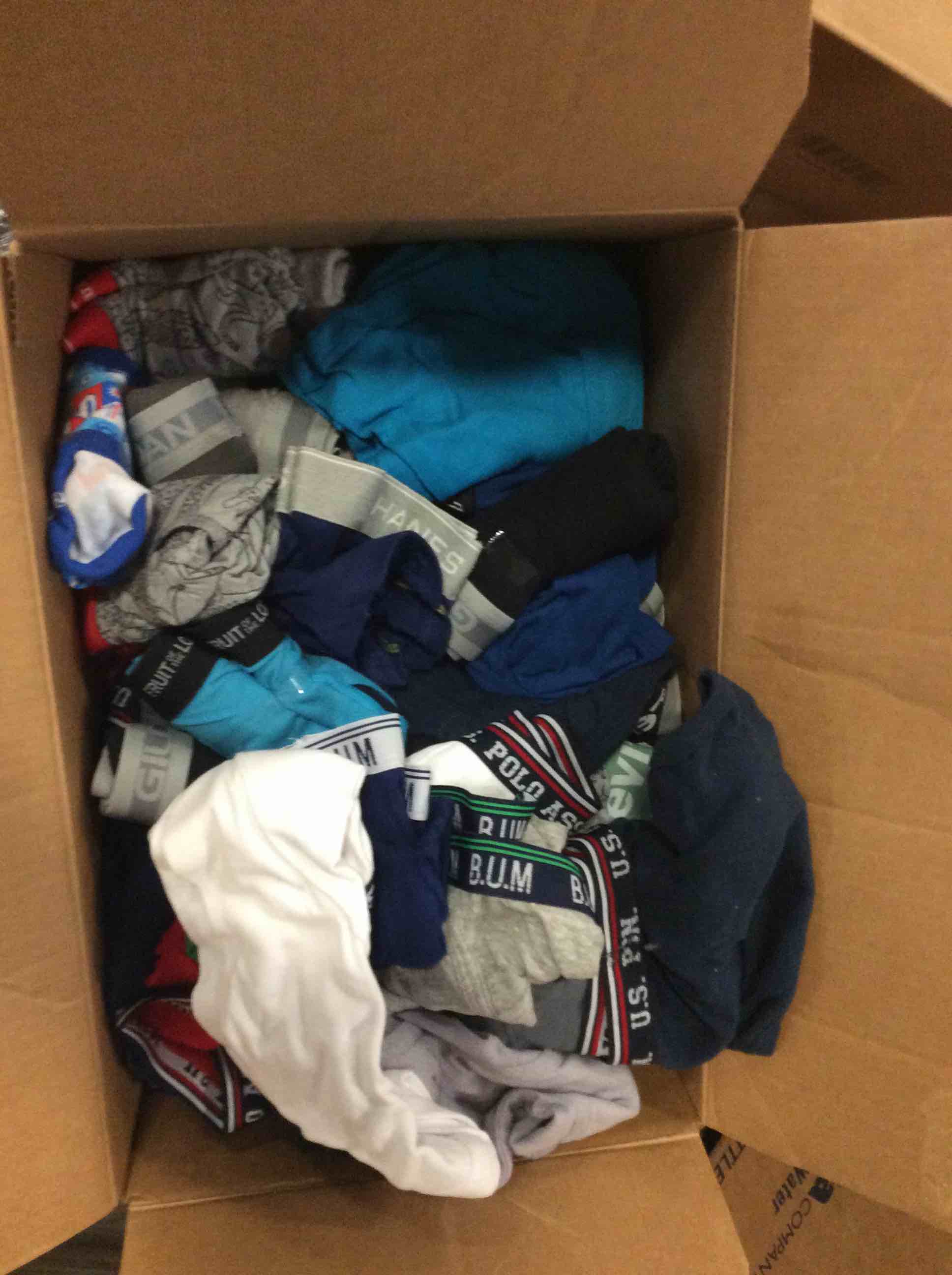 Condition photo showing Good Condition for box lot of miscellaneous items 