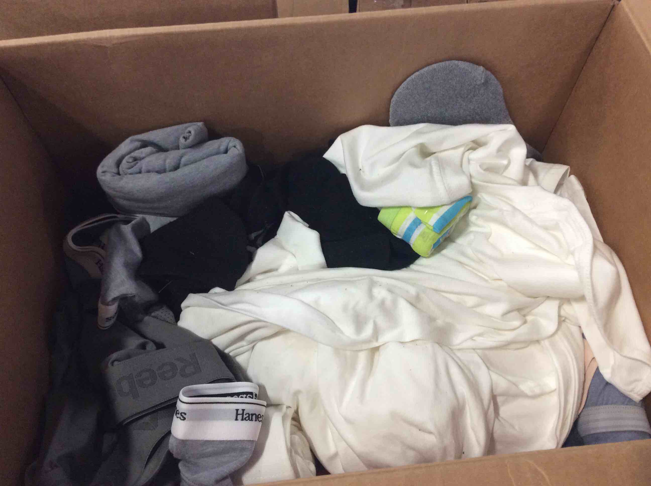 Condition photo showing Good Condition for box lot of miscellaneous items 