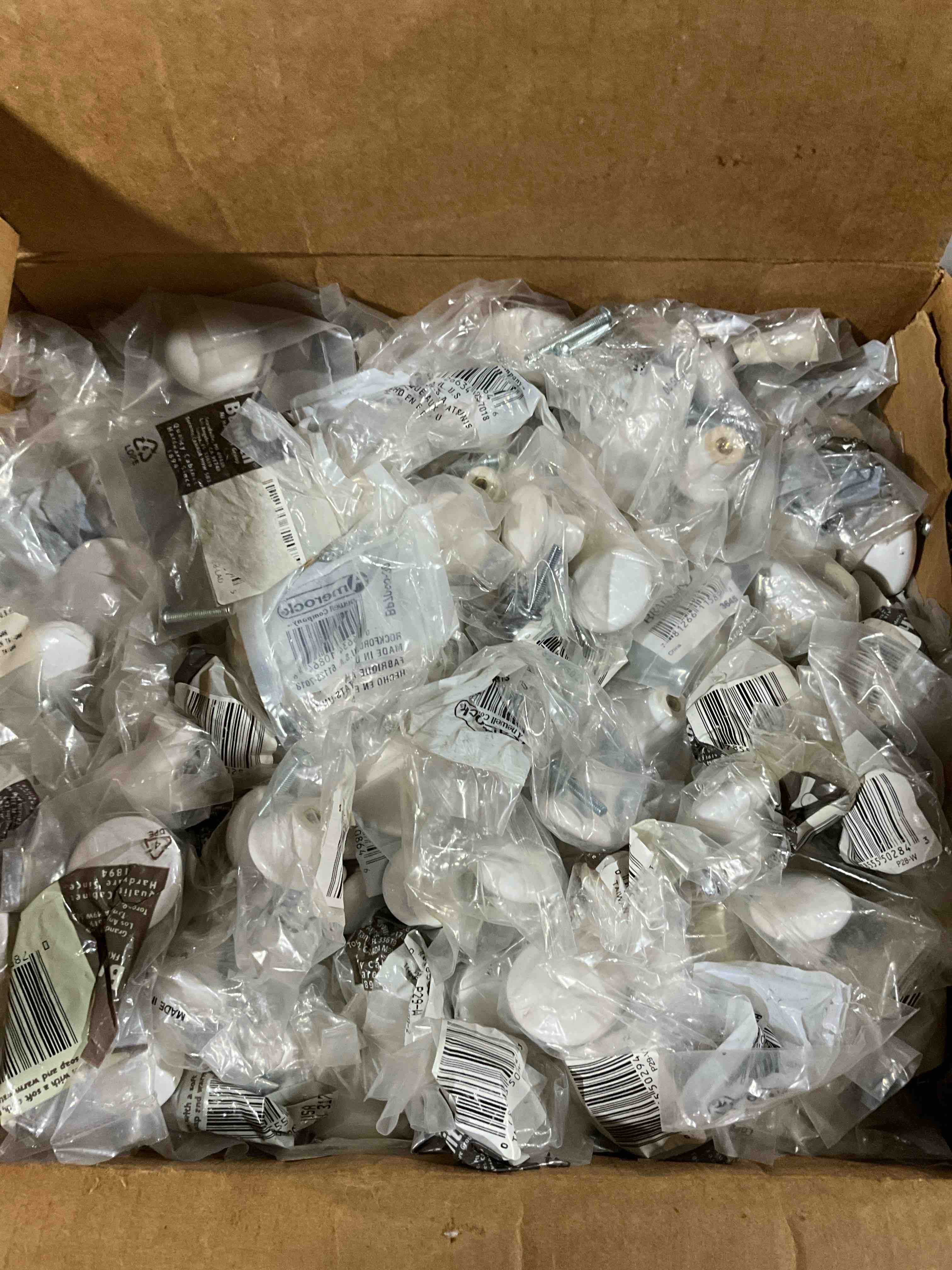 Condition photo showing New/Like New for Case of 100 Hickory Hardware Traditional Round Cabinet Knob 1-1/2 in. D 1 in. 1 pk