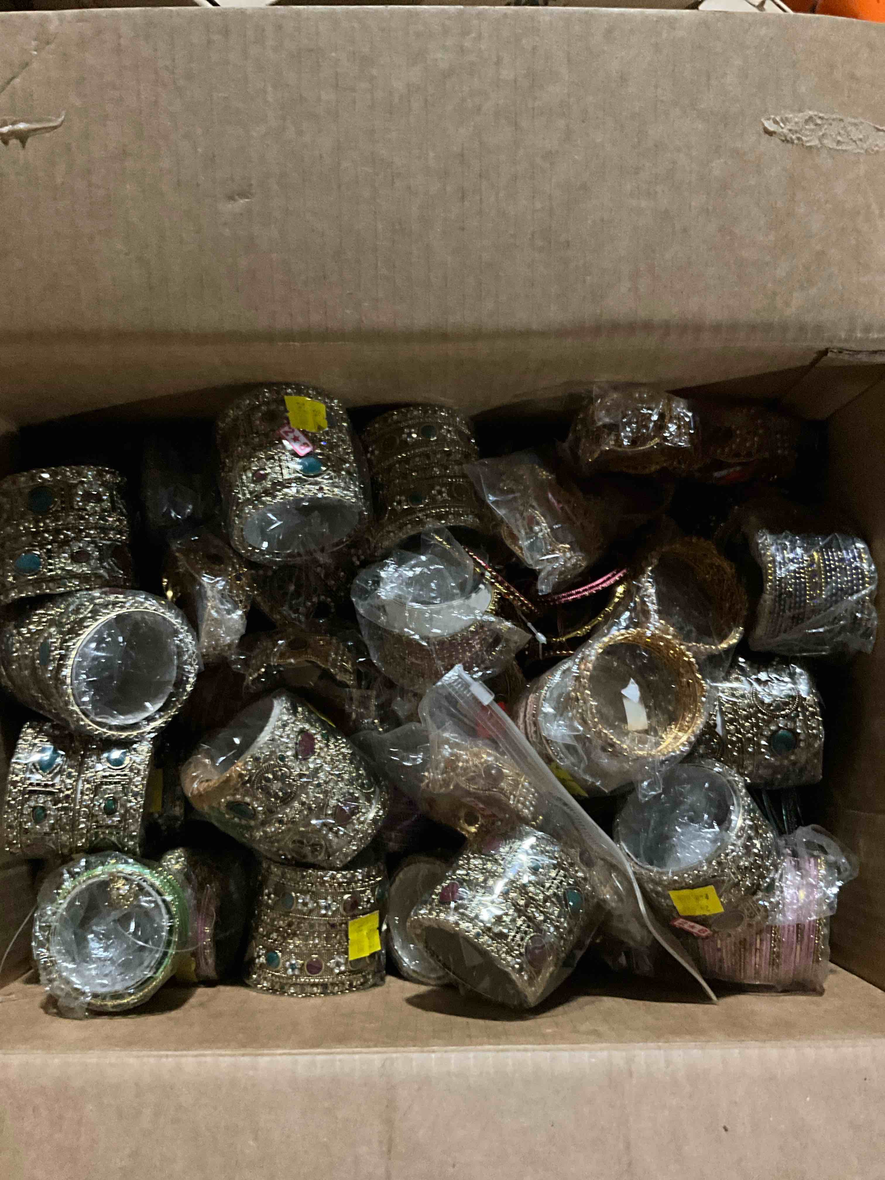 box lot of assorted jewelry 