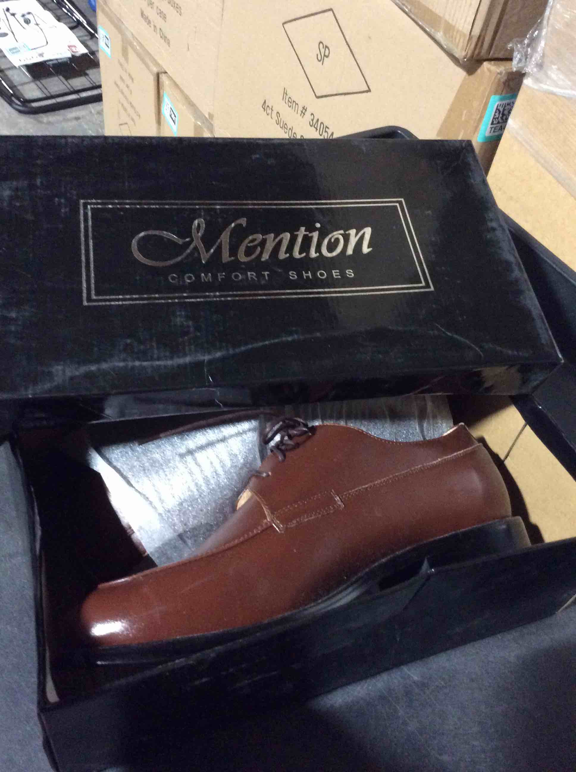 Condition photo showing New/Like New for mention comfort shoes ART 2766, Brown (size 8)