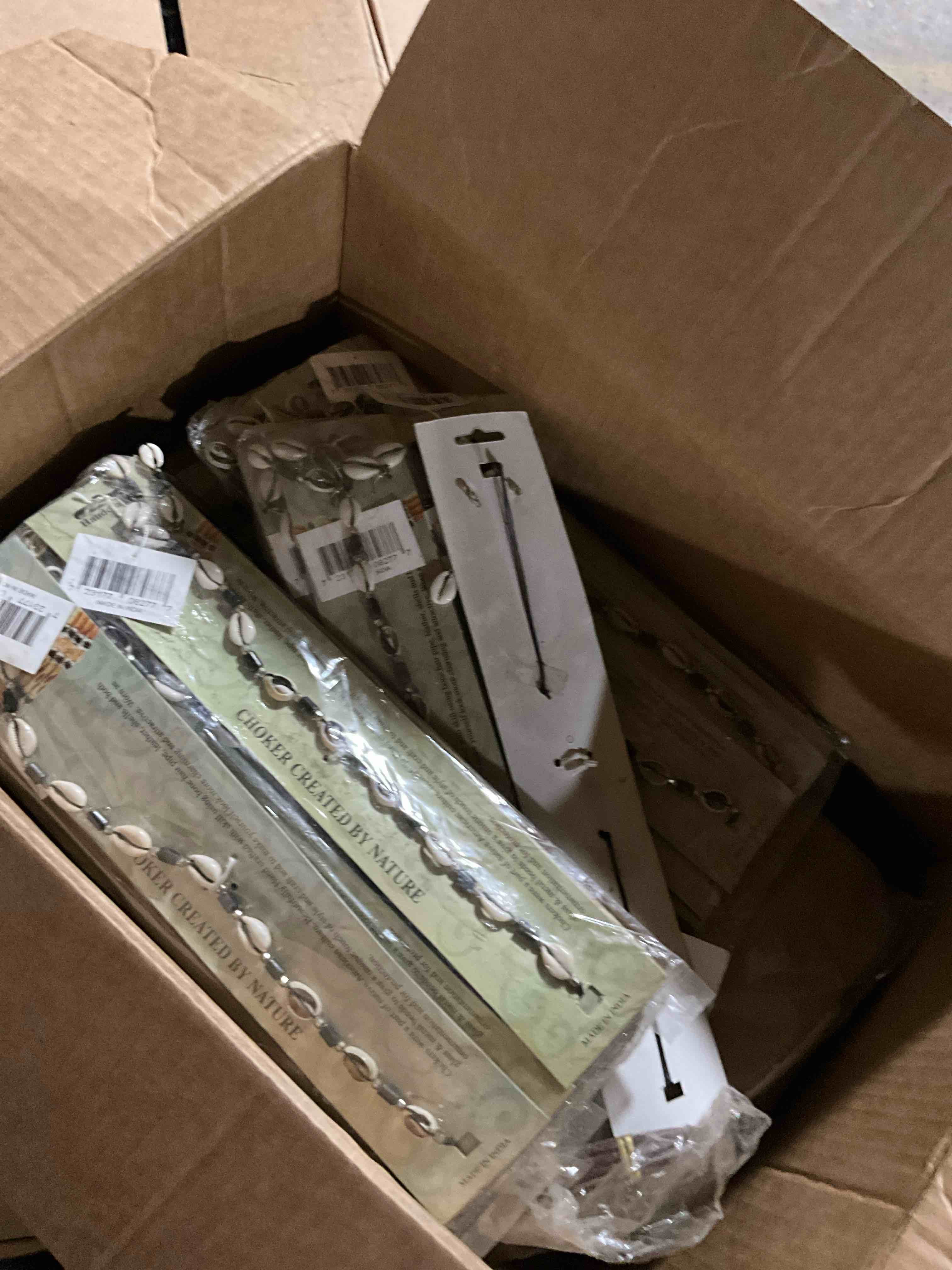 box lot of assorted jewelry 