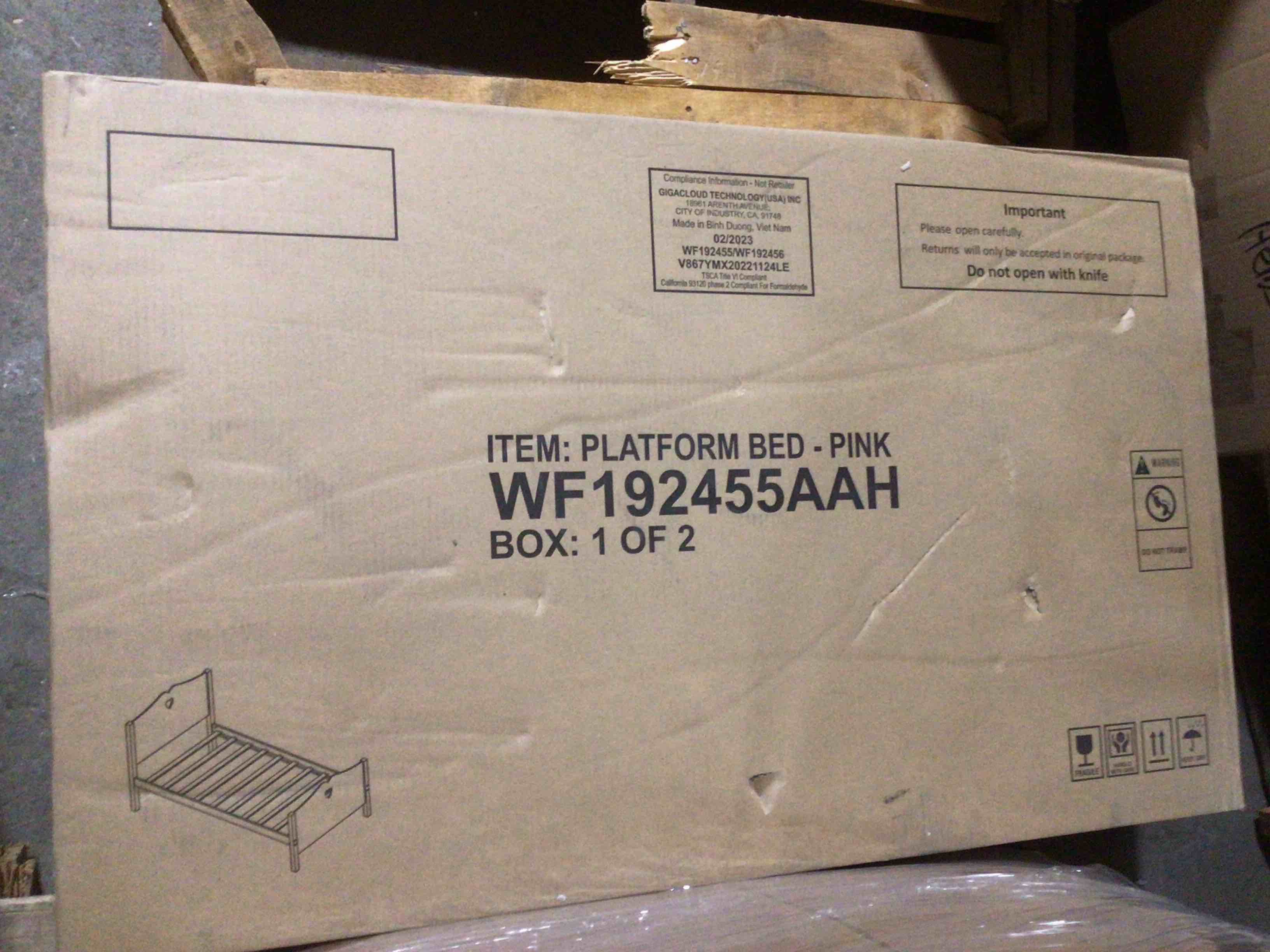 Condition photo showing New/Like New for (incomplete, box 1 of 2) Twin Size Wood Platform Bed with Headboard,Footboard and Wood Slat Support (Pink)
