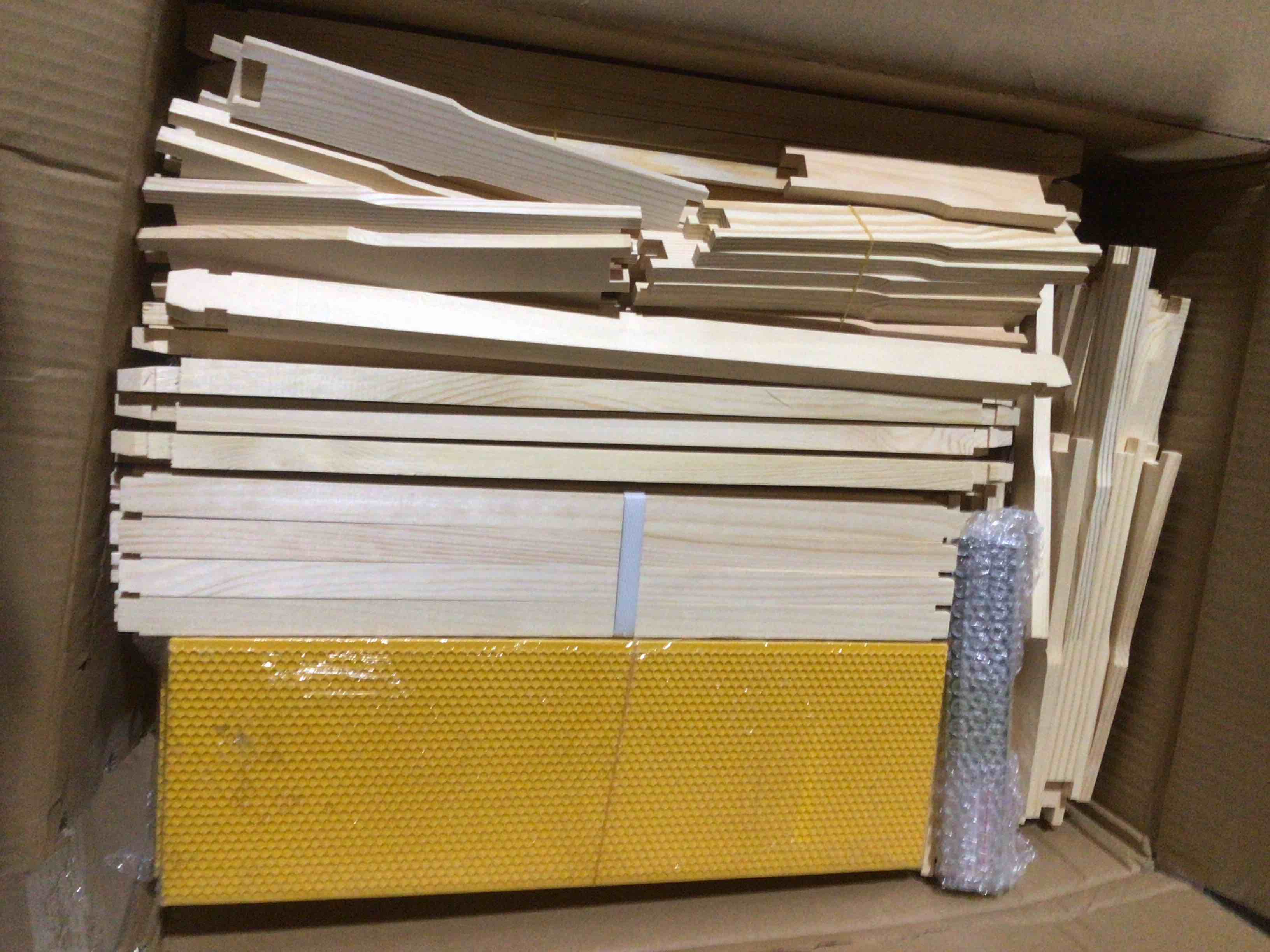 Condition photo showing Good Condition for BeeCastle 10 Frame Langstroth Bee Hive Coated with 100% Beeswax Includes Beehive Frames and Waxed Foundations (2 Deep Boxes & 2 Medium Boxes)