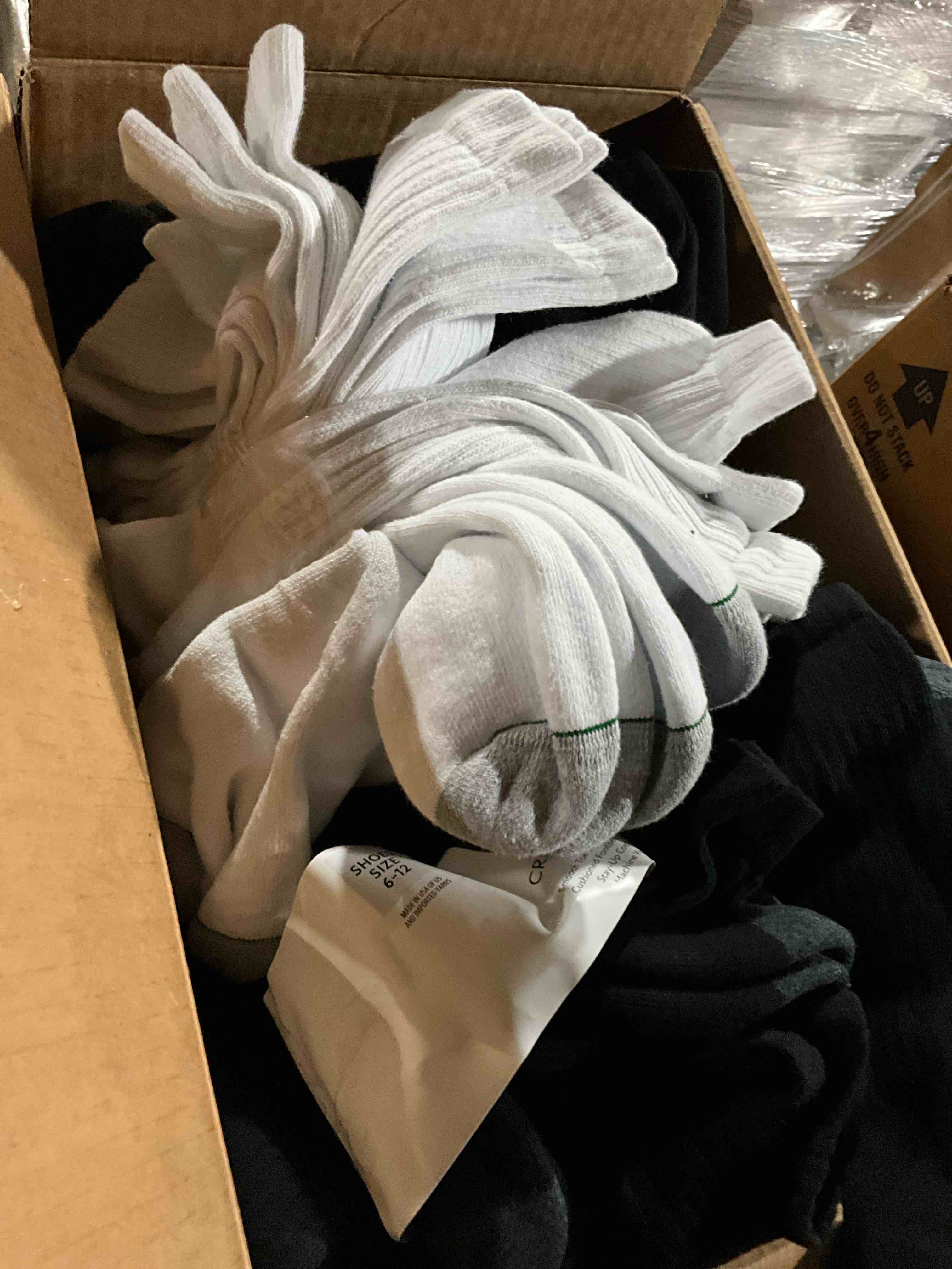 Condition photo showing Good Condition for box lot of miscellaneous items 