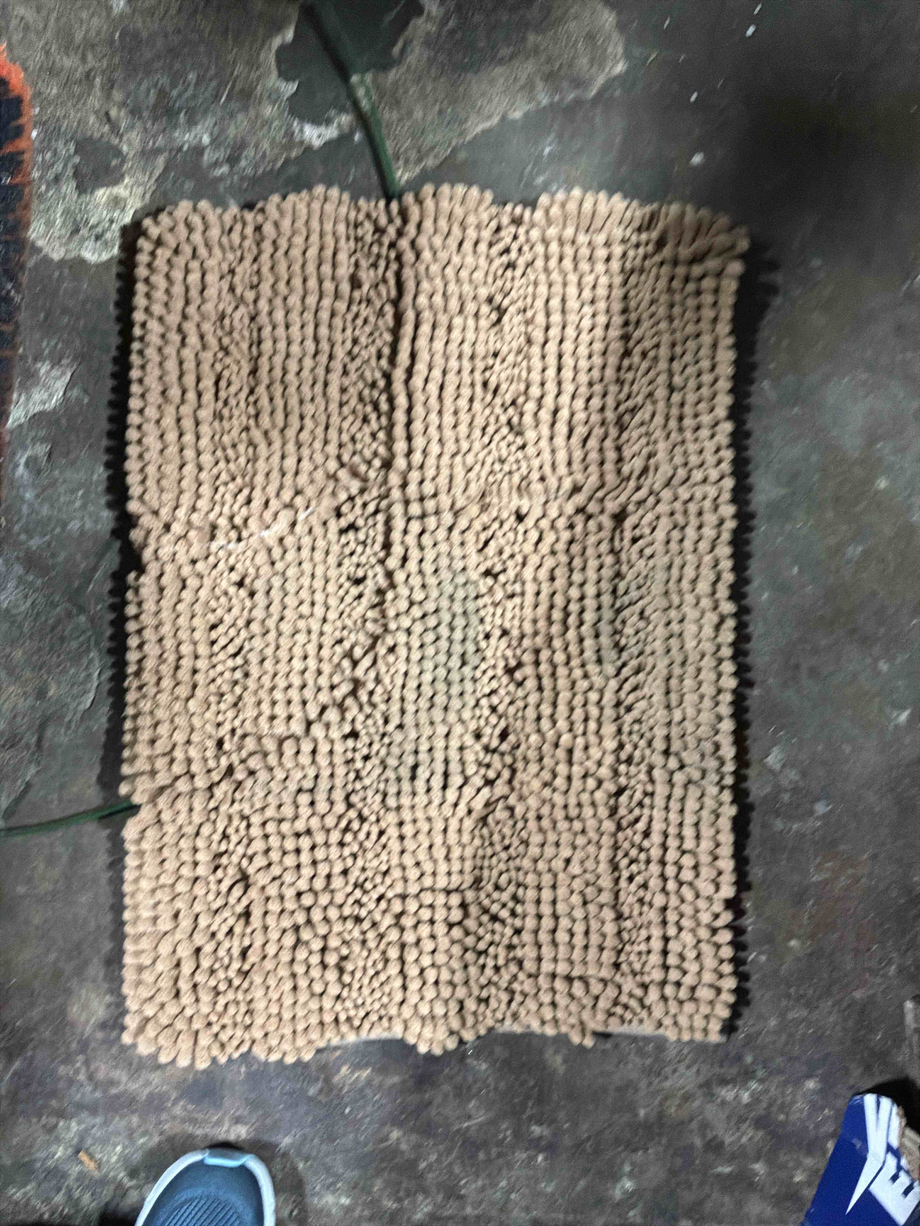 Condition photo showing Good Condition for yanira bath mat 19” x 31”