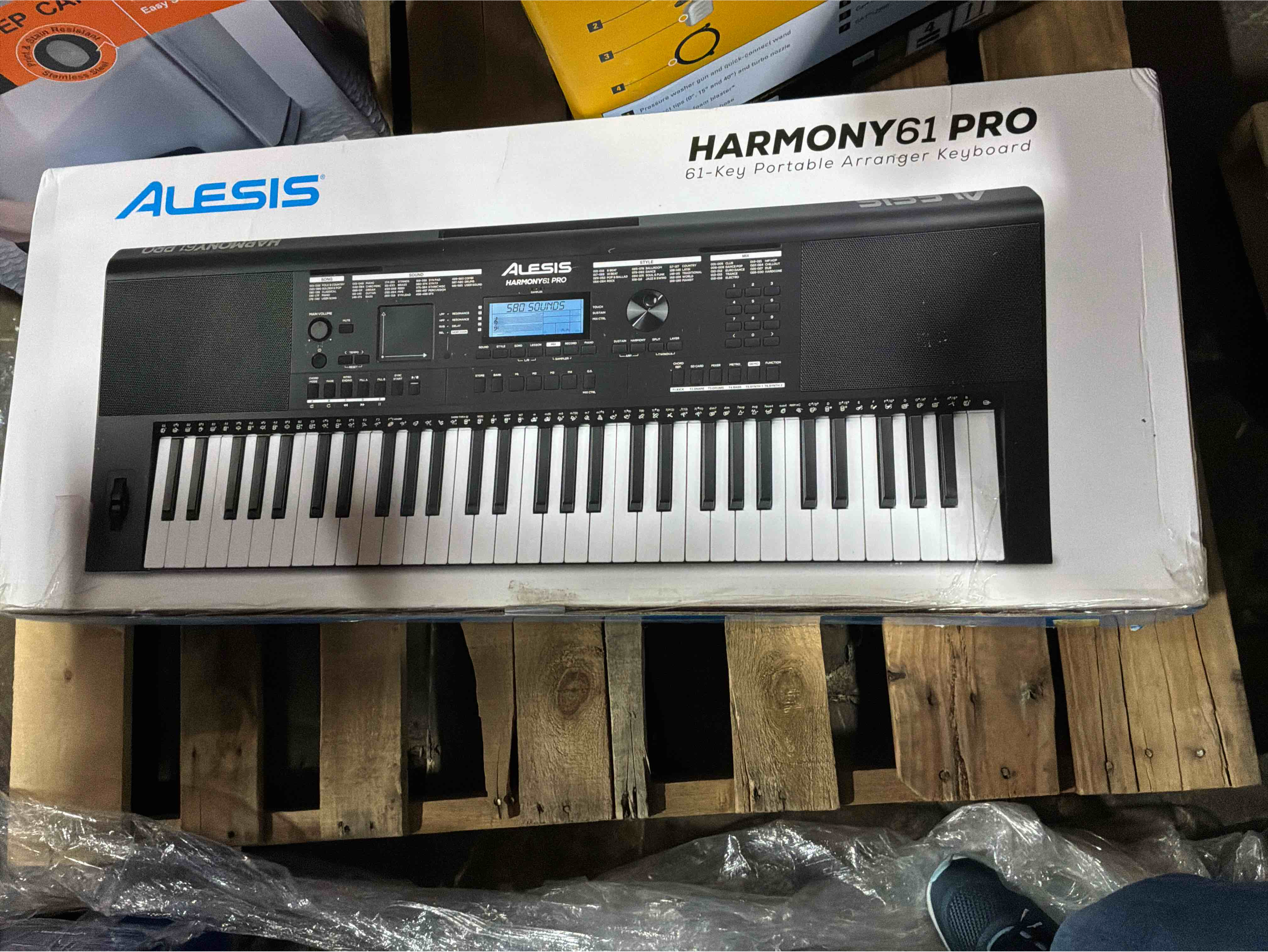 Condition photo showing New/Like New for alesis harmony 61 pro portable keyboard