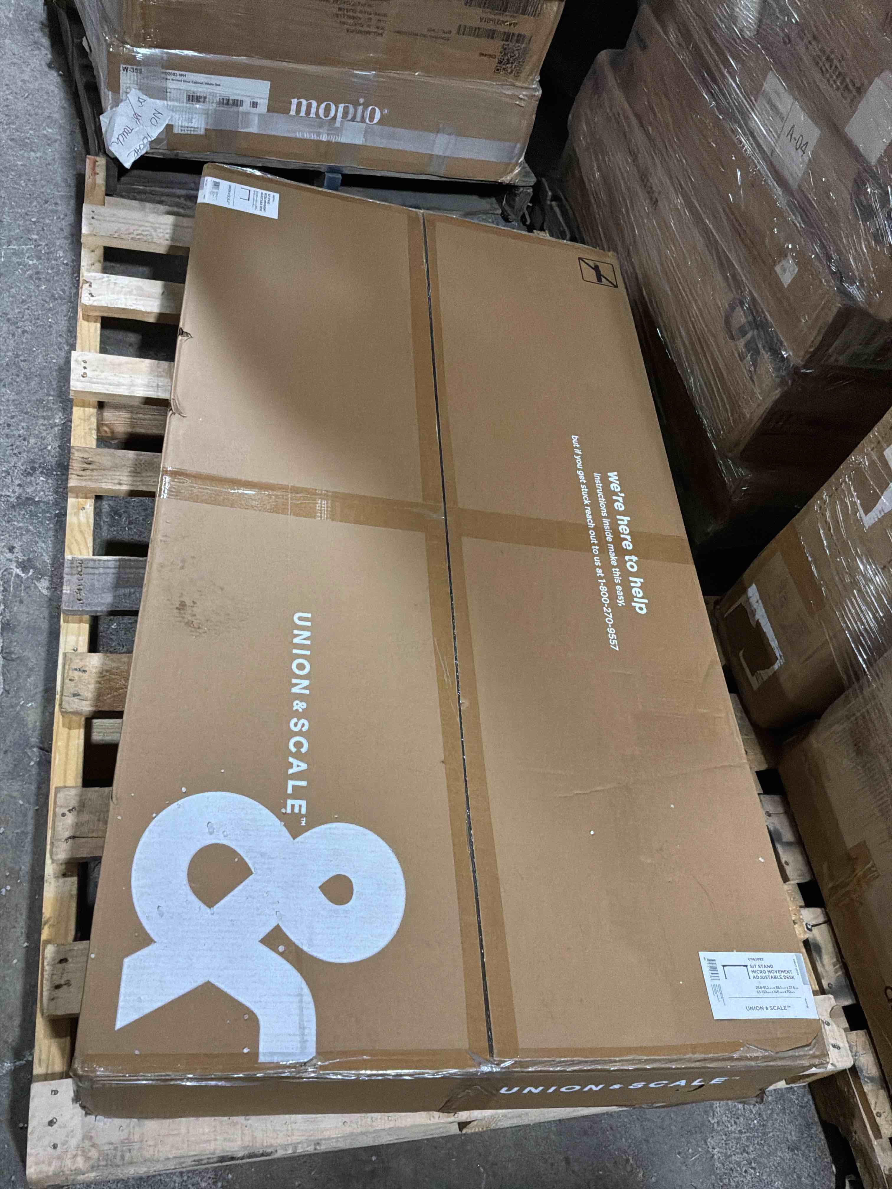 Condition photo showing New/Like New for union & scale 55w electric rectangular adjustable standing desk with micro movements, white (un62092 | quill