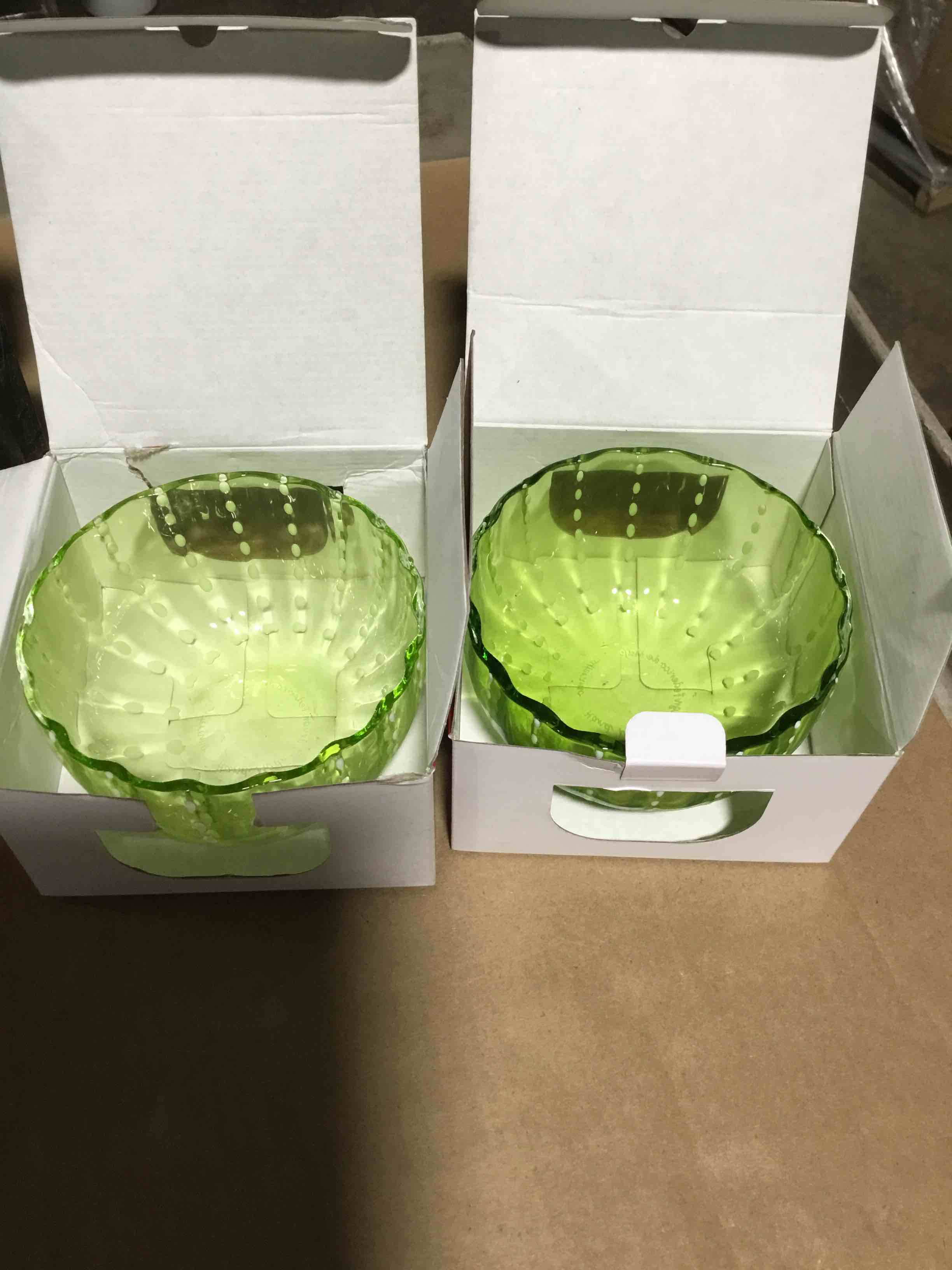 Condition photo showing As Is for (incomplete only 2 )) Zafferano Women's Perle Small Bowl Set of 4