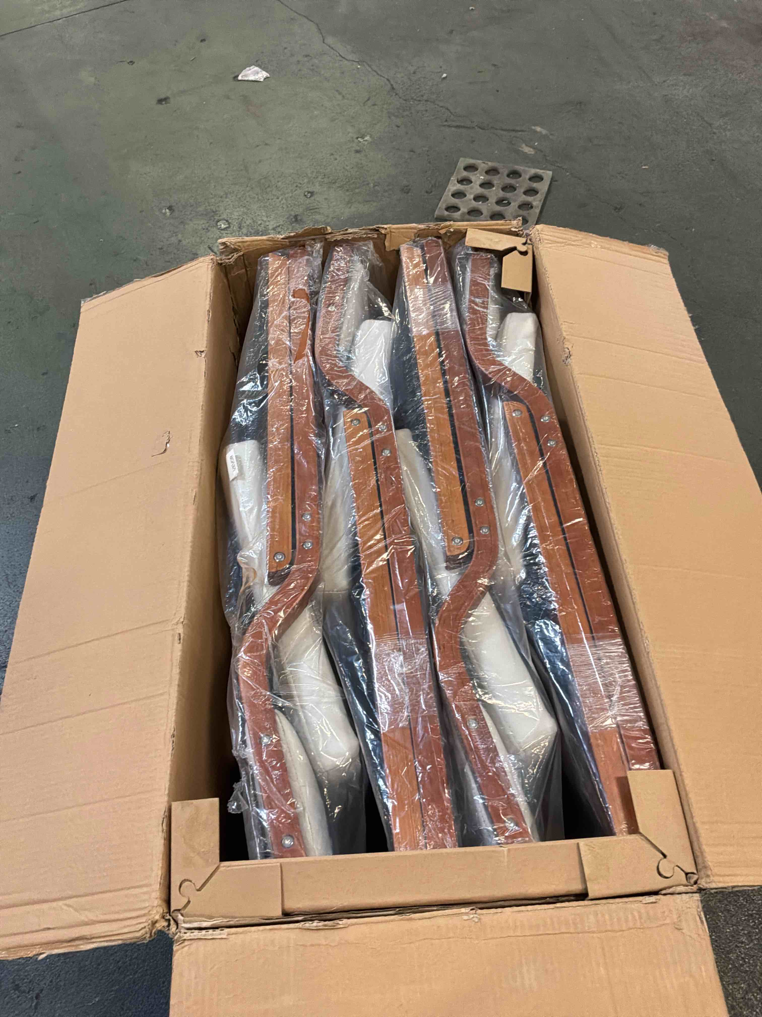 https://s3.amazonaws.com/lotting-images-prod/bidfta/BRN4111410_1776106230095.jpeg