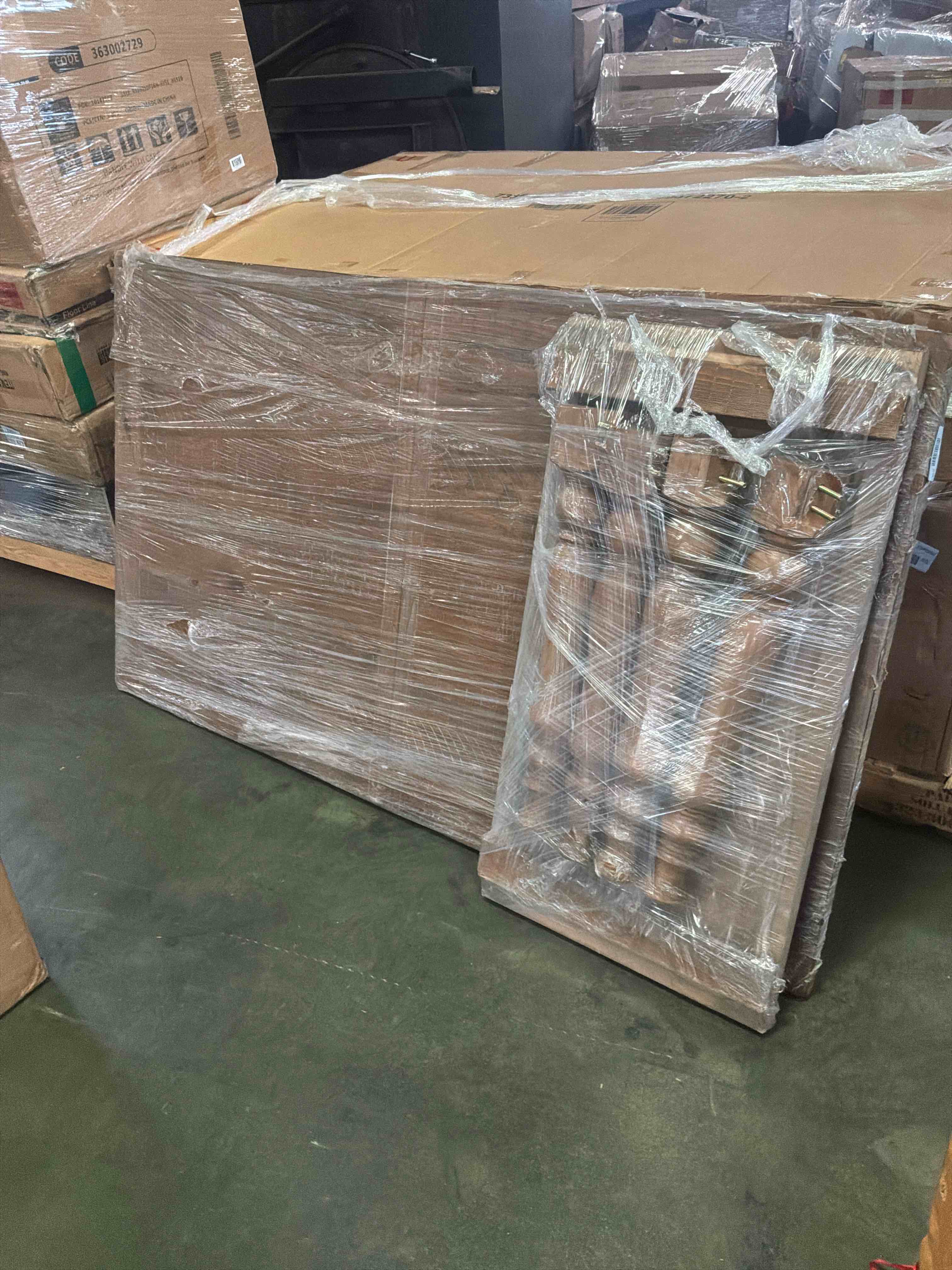 Condition photo showing New/Like New for similar to rhu extendable pine dining table