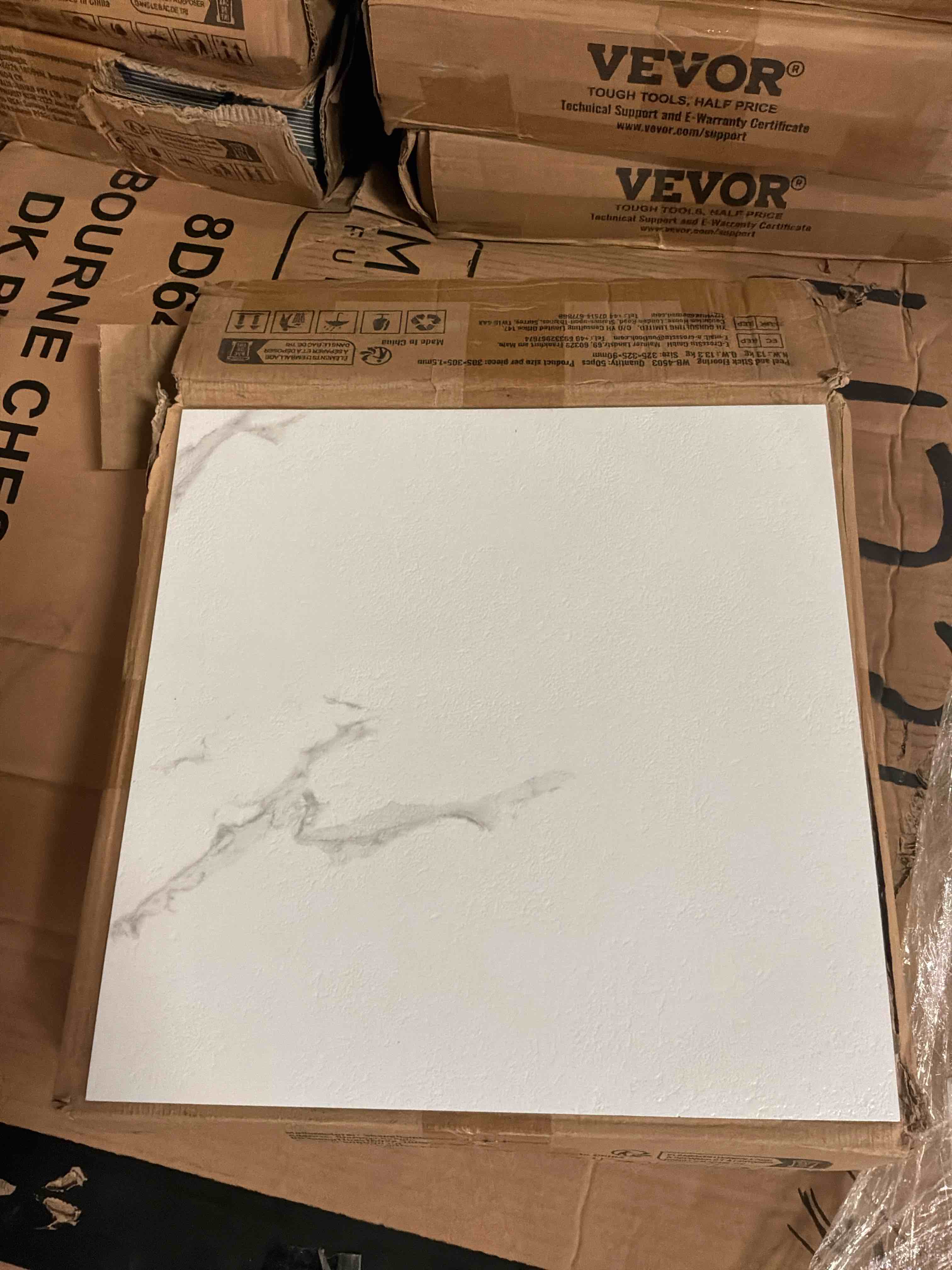 Condition photo showing New/Like New for vevor peel and stick flooring 