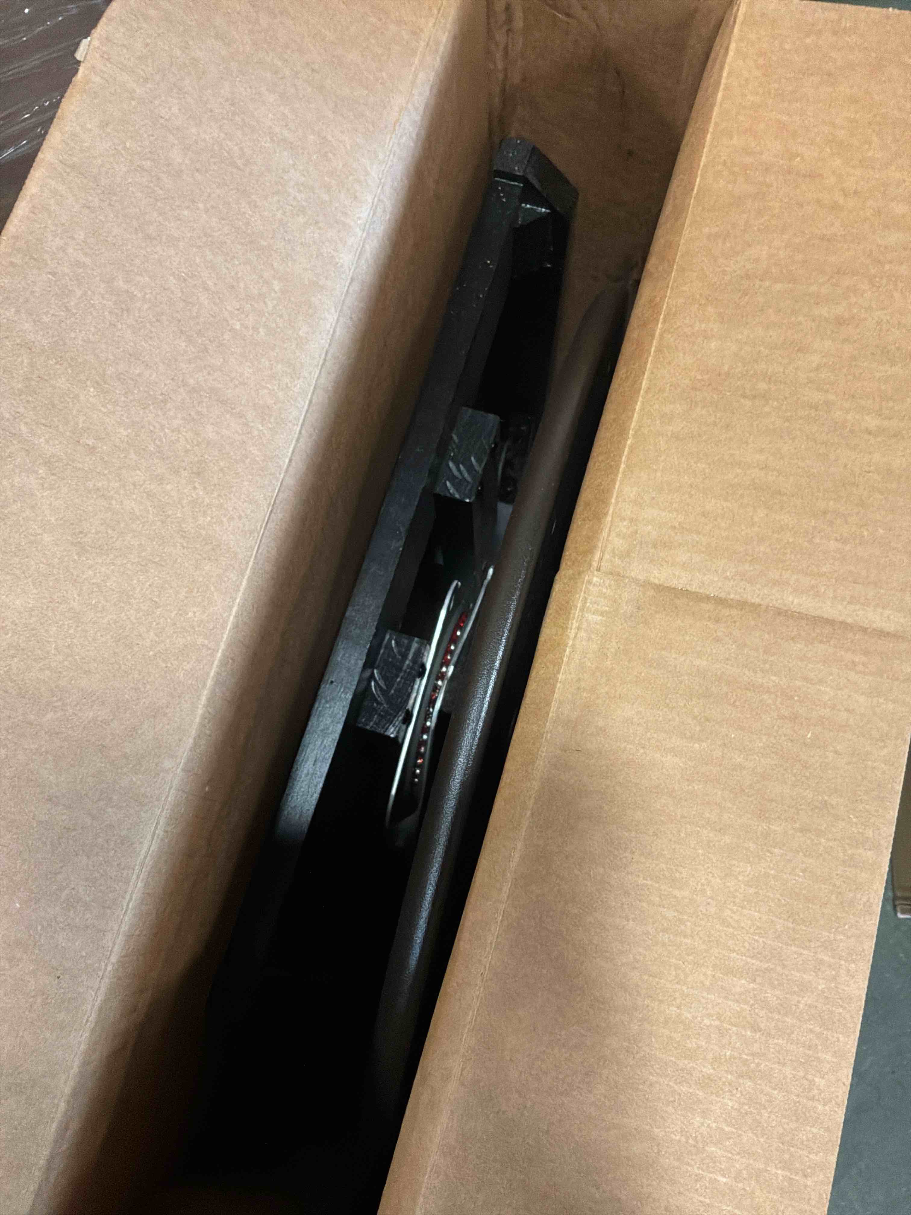 https://s3.amazonaws.com/lotting-images-prod/bidfta/BRN4111723_1776257243127.jpeg