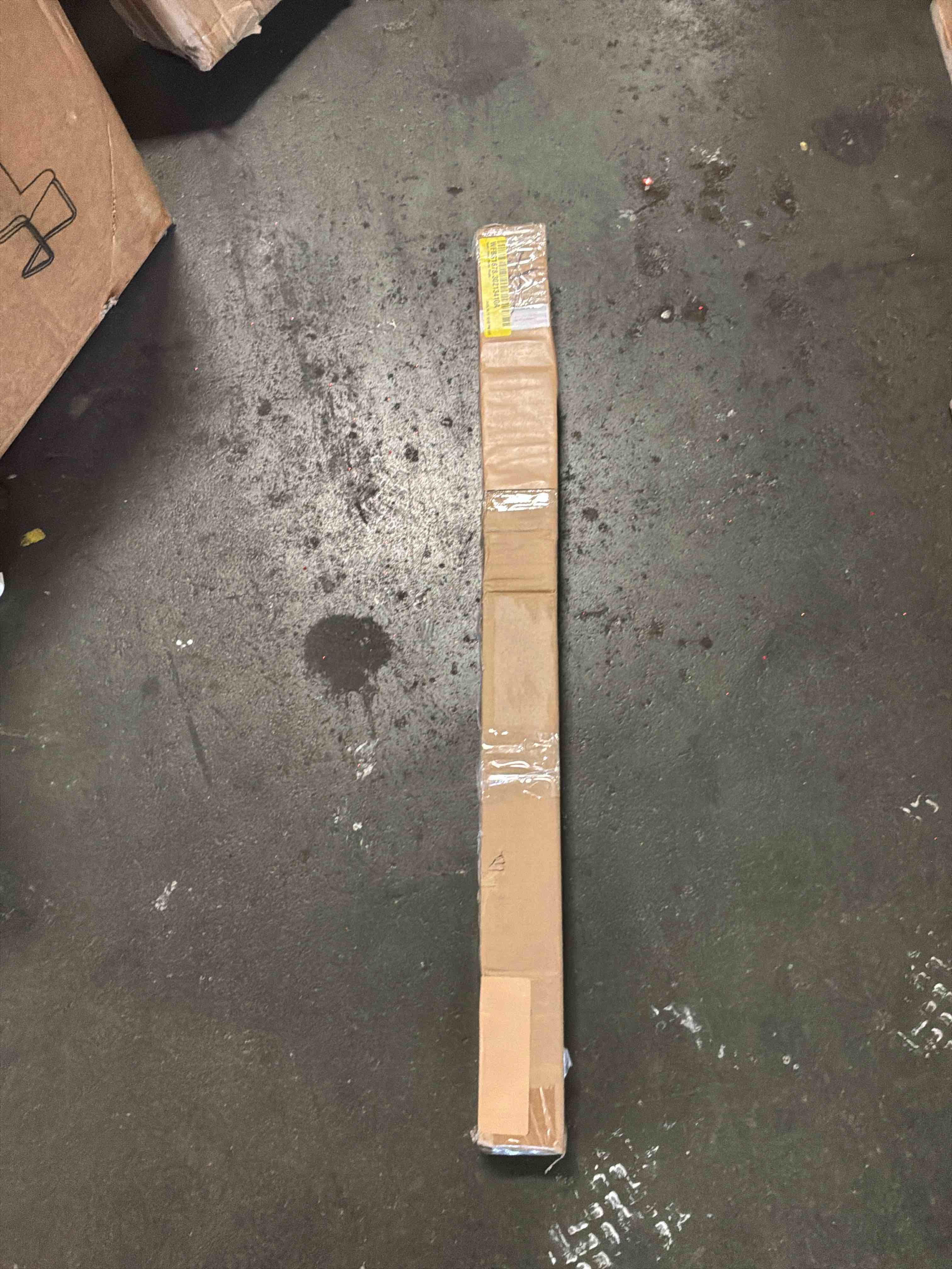 Condition photo showing New/Like New for semi sheer roller shade