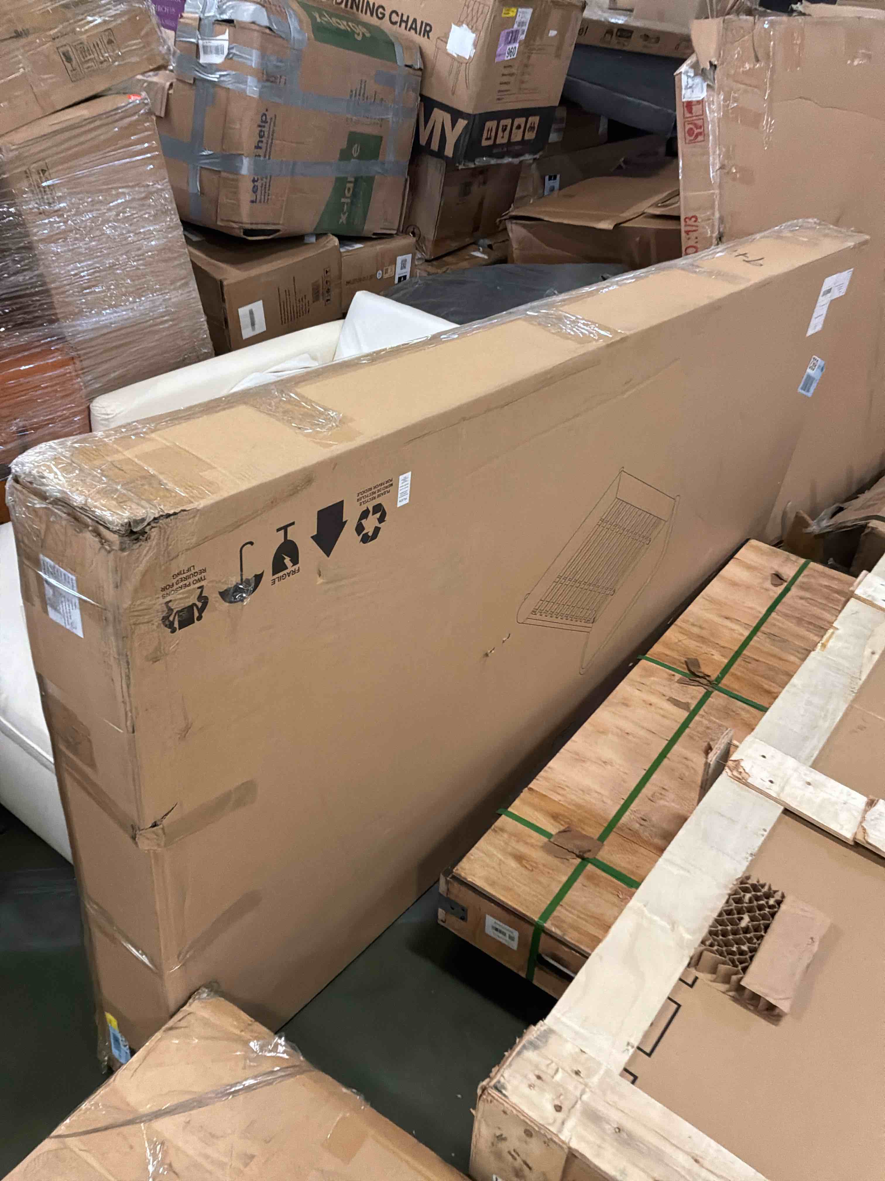 Condition photo showing New/Like New for meridian furniture b1209cream-k vaughn collection modern | contemporary king bed with rich cream boucle fabric, natural finish solid wood base, 90" w x 93" d x 44.5" h, cream, king