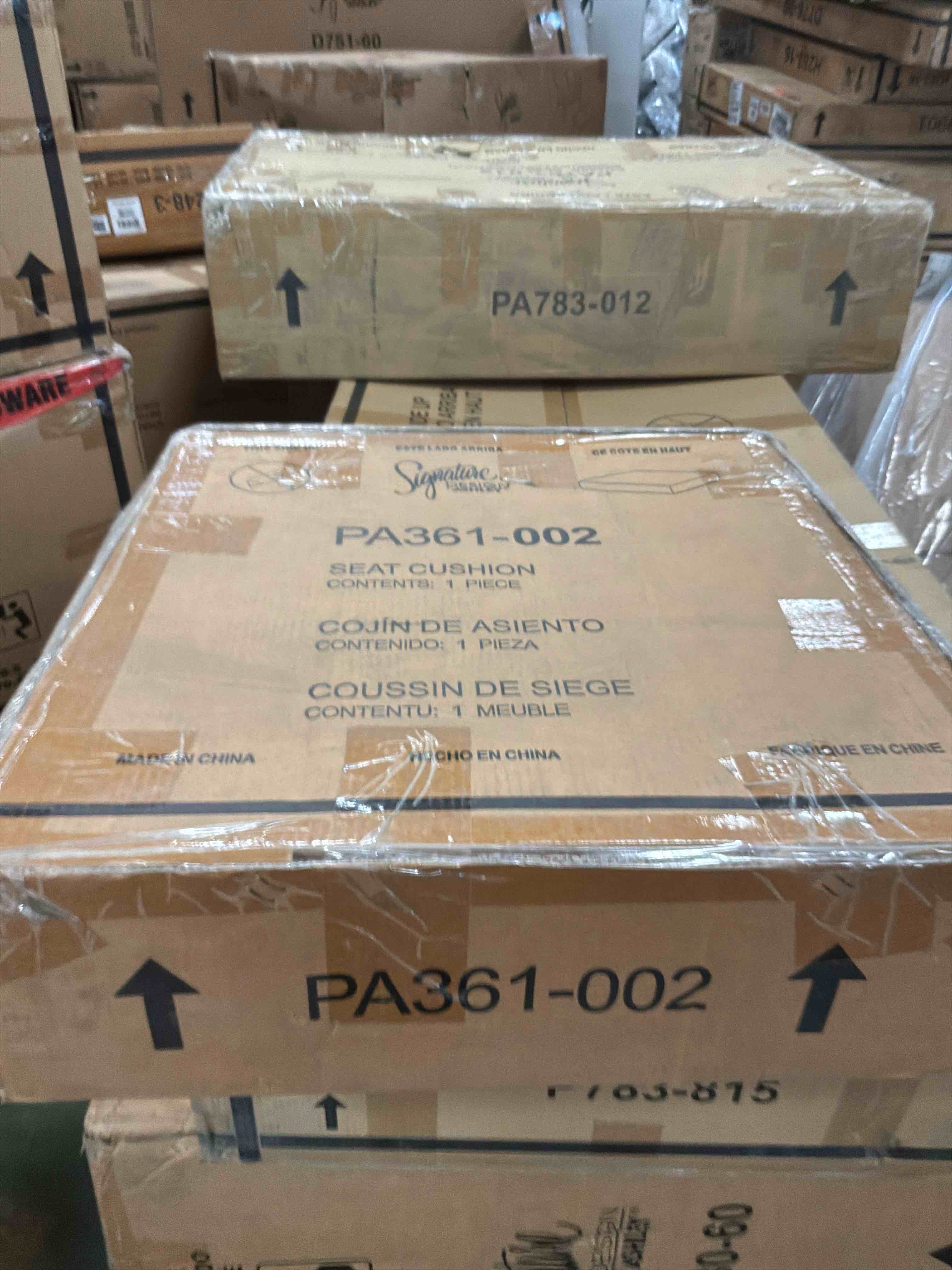 Condition photo showing New/Like New for seat cushion 