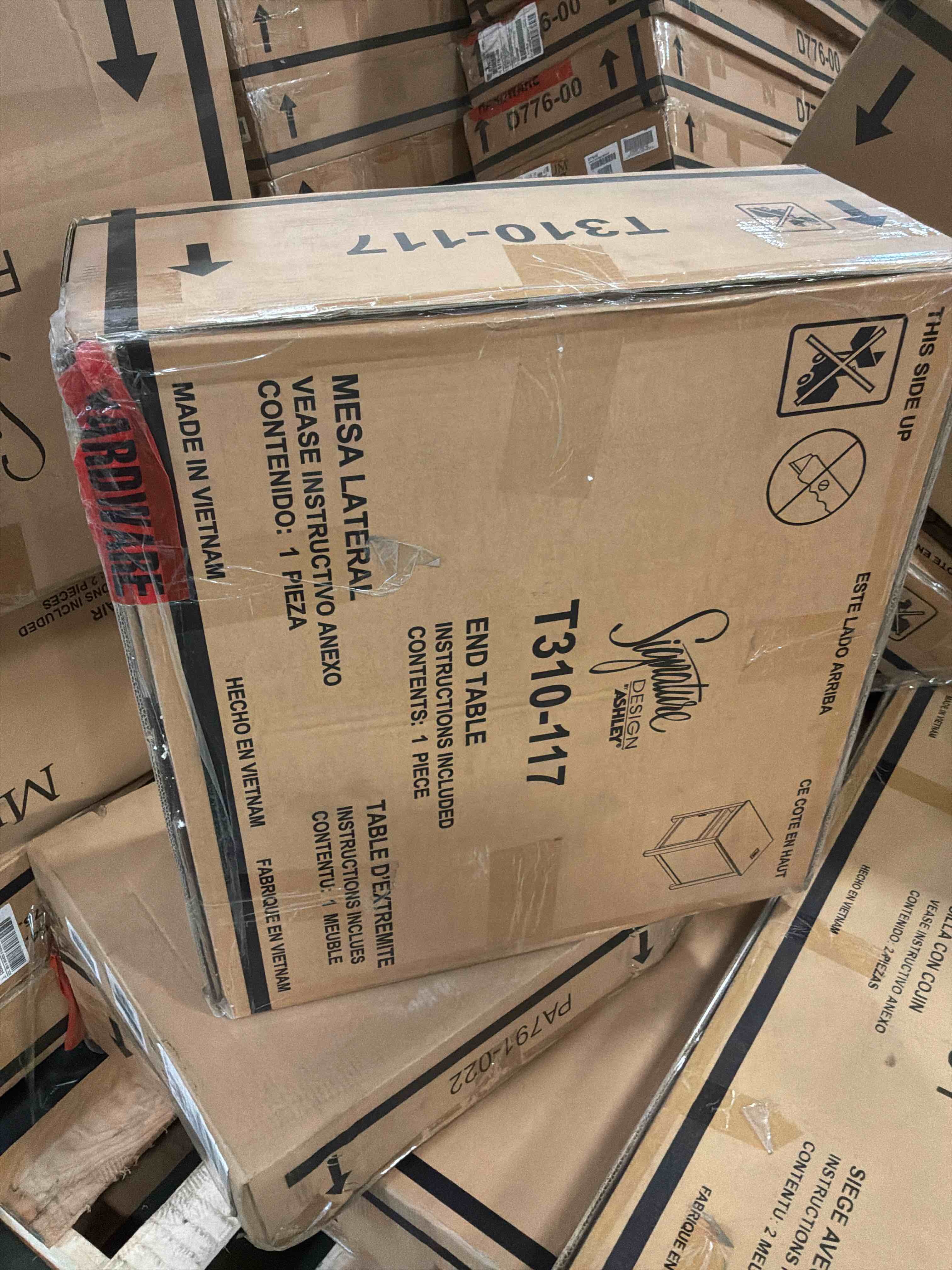 Condition photo showing New/Like New for living room devonsted chairside end table 