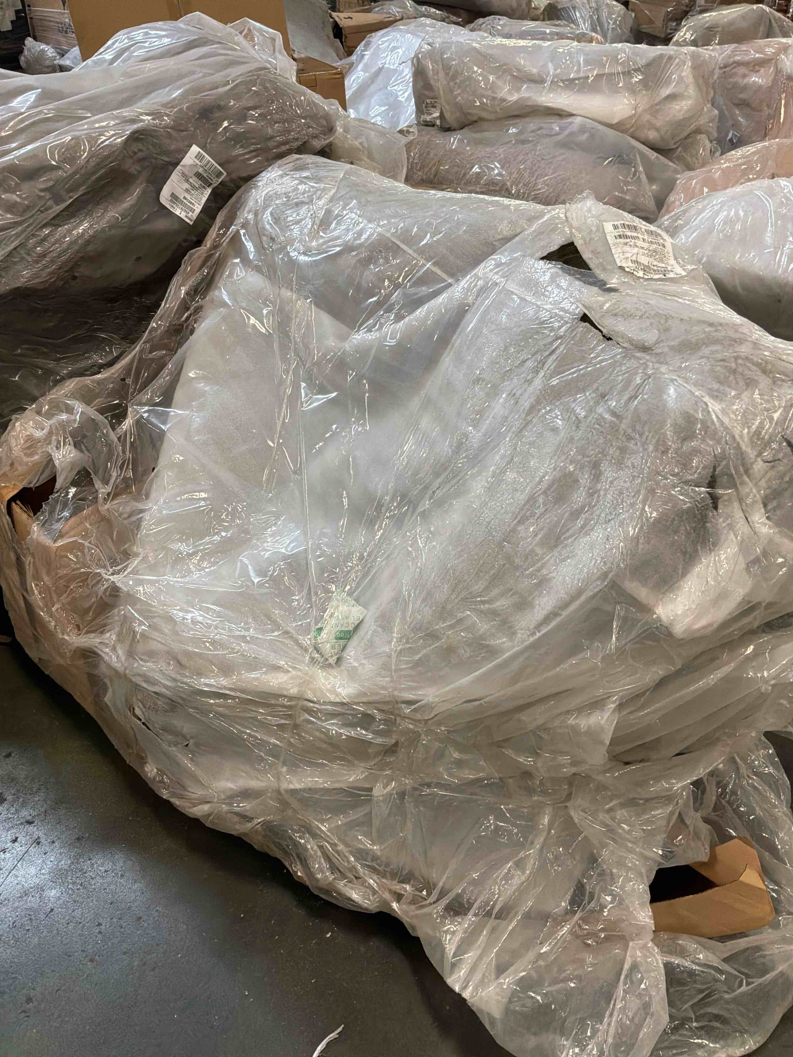 https://s3.amazonaws.com/lotting-images-prod/bidfta/BRN4112152_1776452030449.jpeg