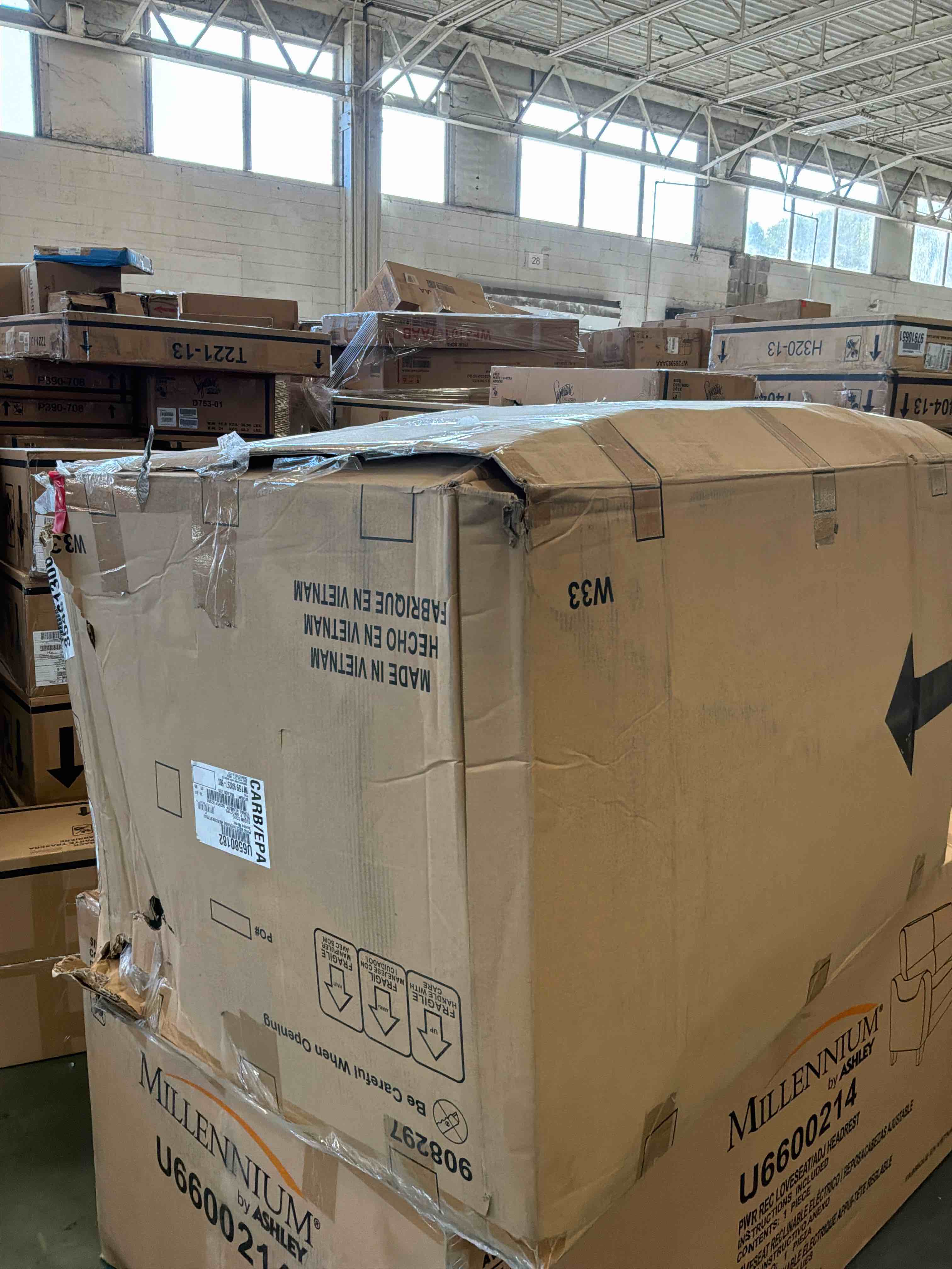 Condition photo showing Good Condition for mountainous black leather match standard power recliner with adjustable headrest