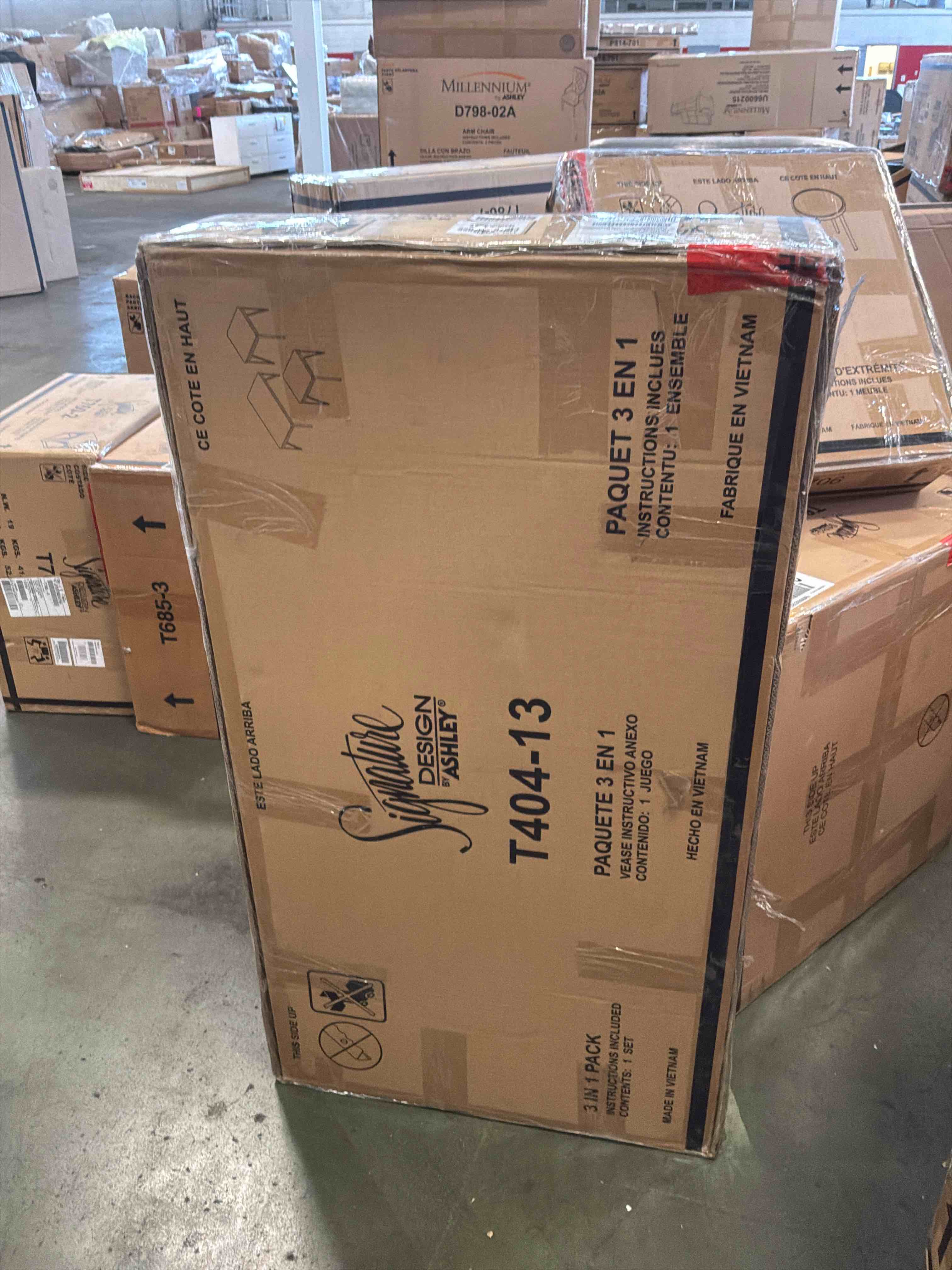 Condition photo showing New/Like New for bandyn table (set of 3)