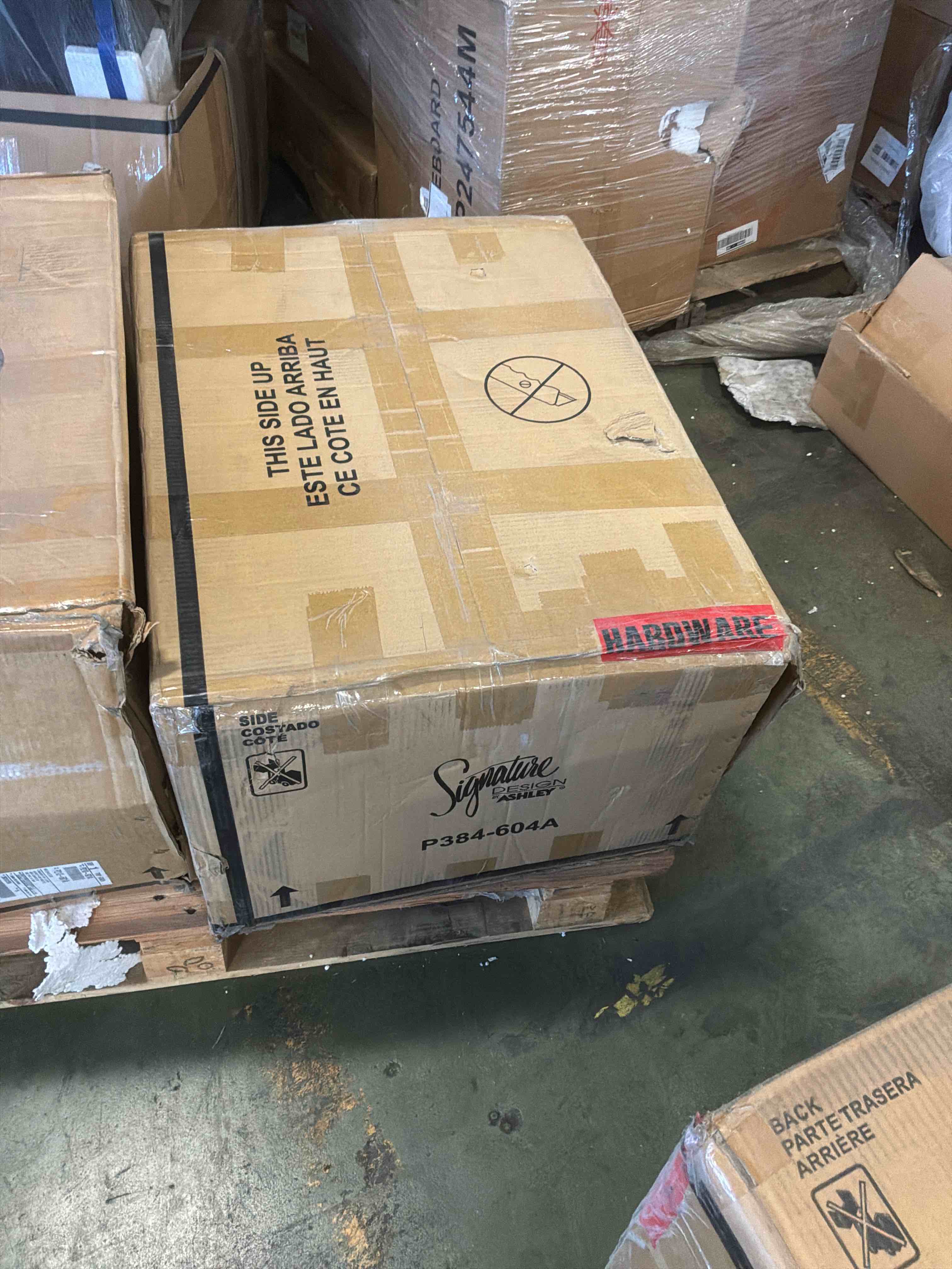 Condition photo showing New/Like New for mount valley mount valley swivel 