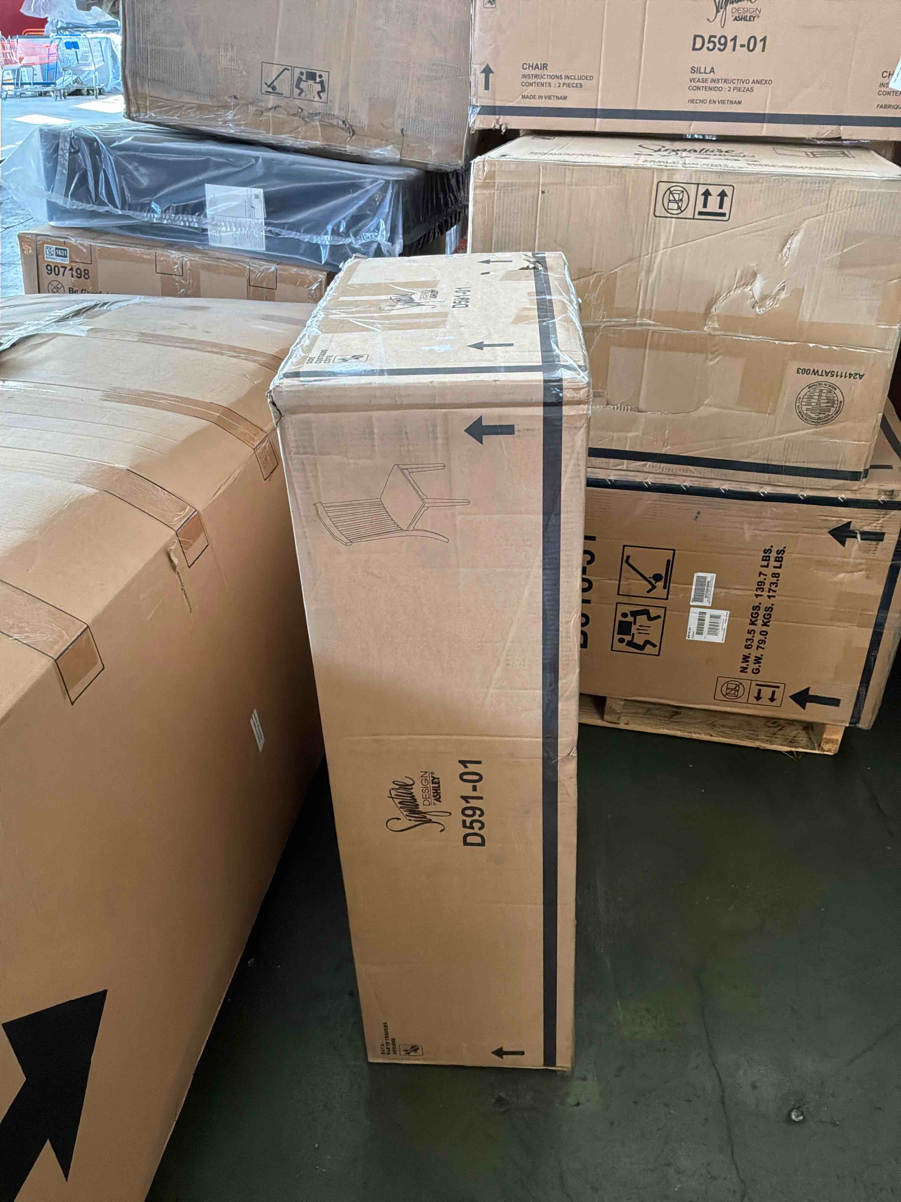 Condition photo showing New/Like New for plazaton dining chair (set of 2)