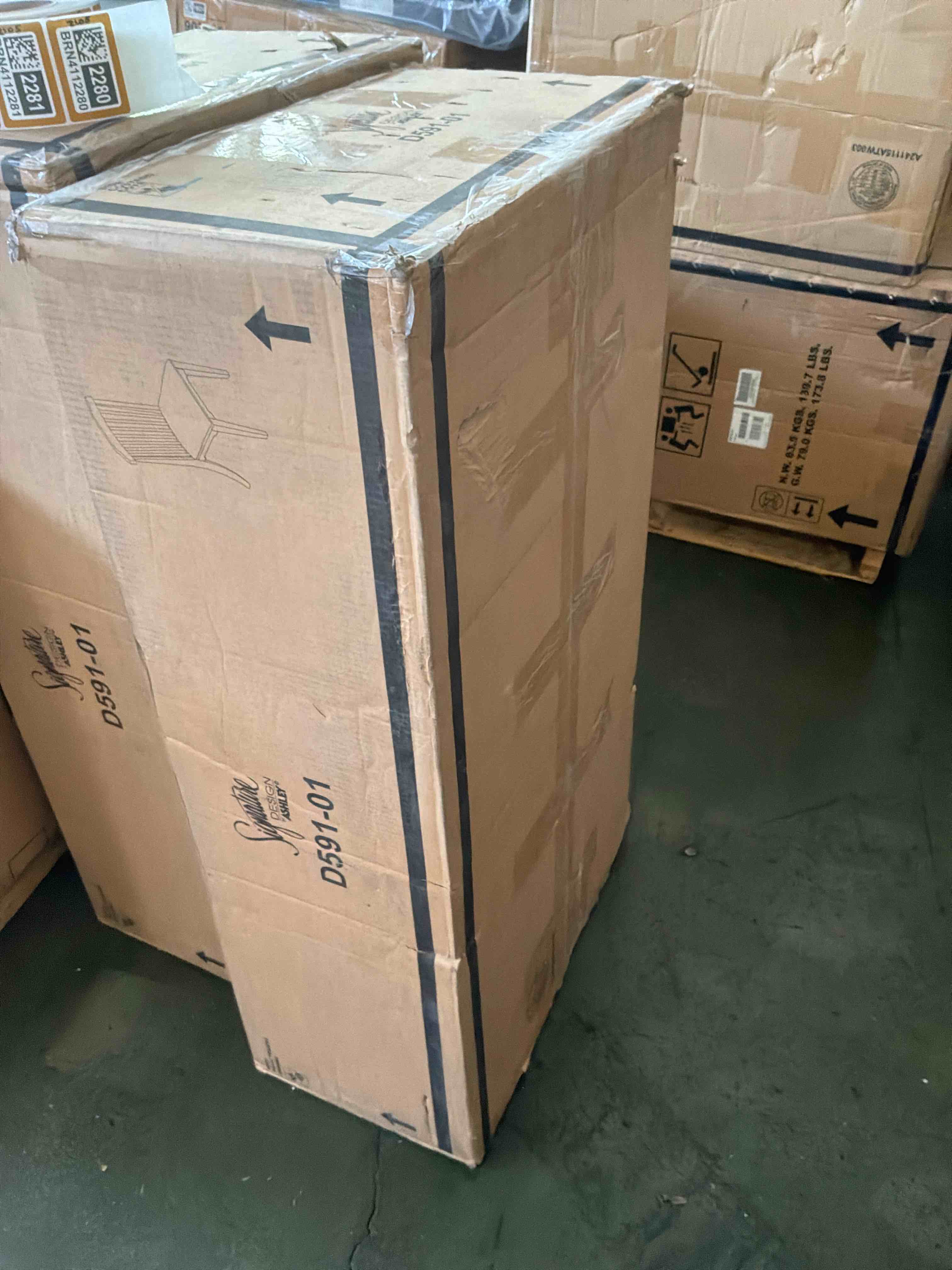 Condition photo showing New/Like New for plazaton dining chair (set of 2)
