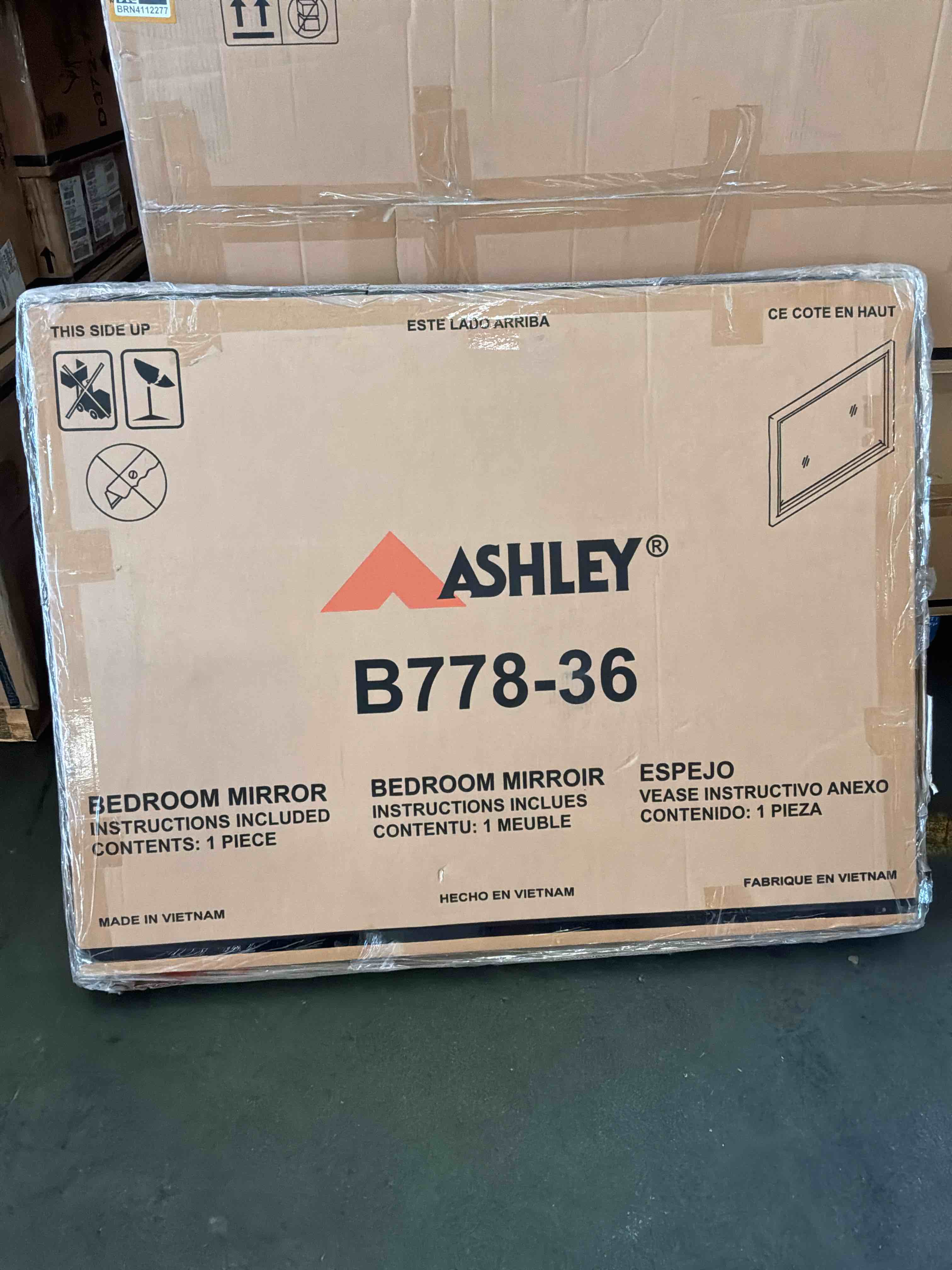 Condition photo showing New/Like New for hillcott dresser and mirror